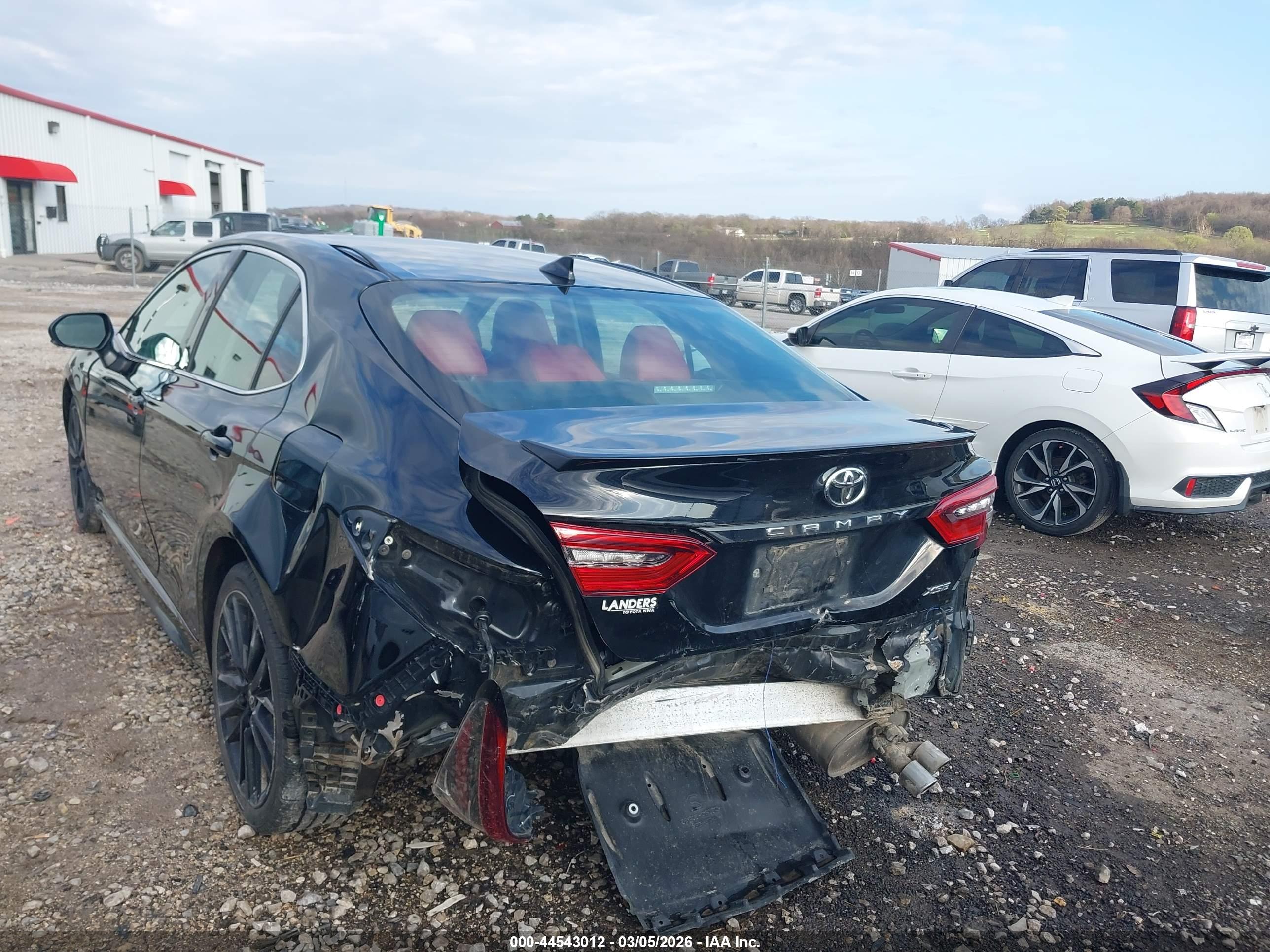 TOYOTA CAMRY image 6