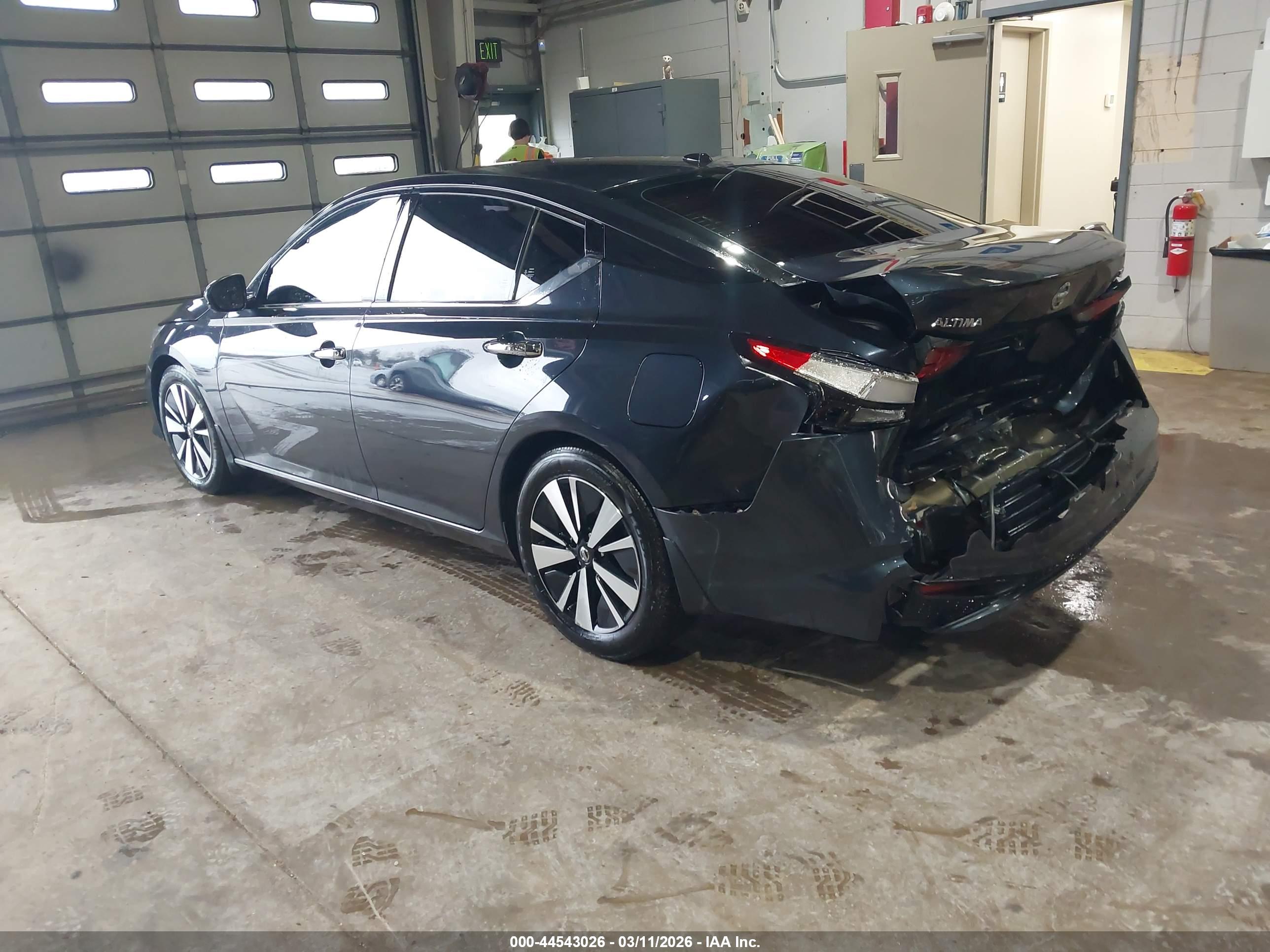NISSAN ALTIMA image 3