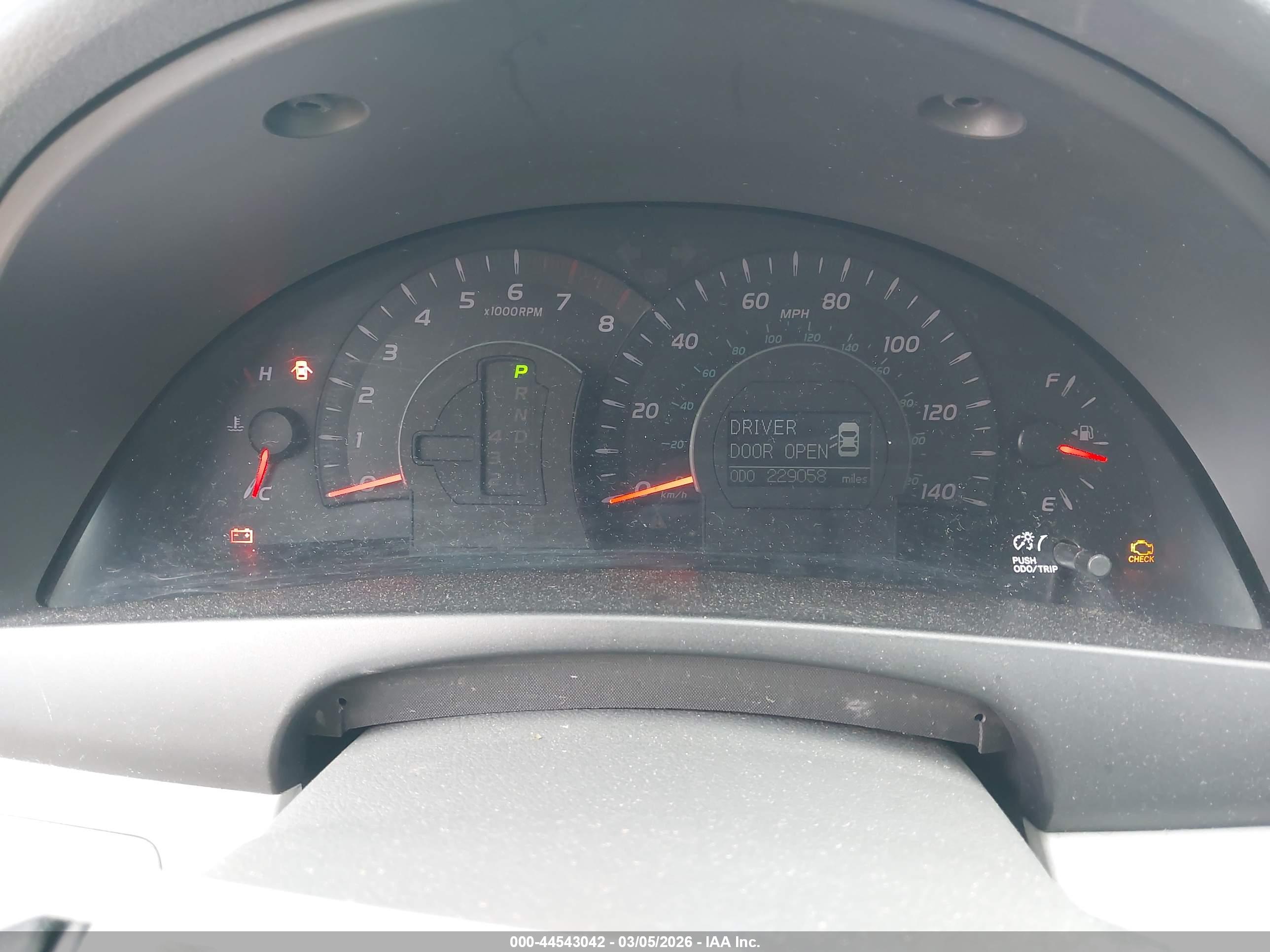 TOYOTA CAMRY image 7