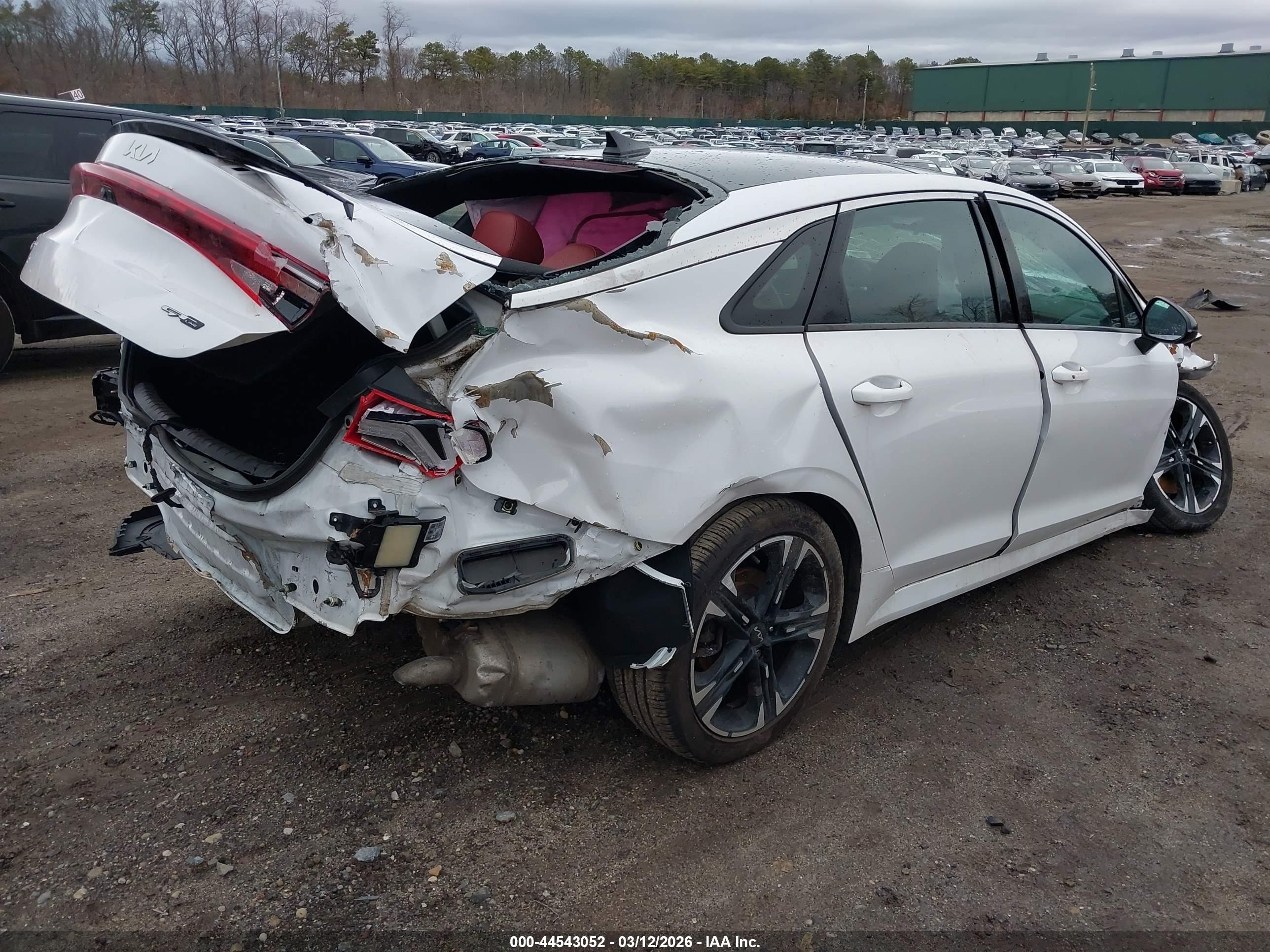KIA K5 image 4