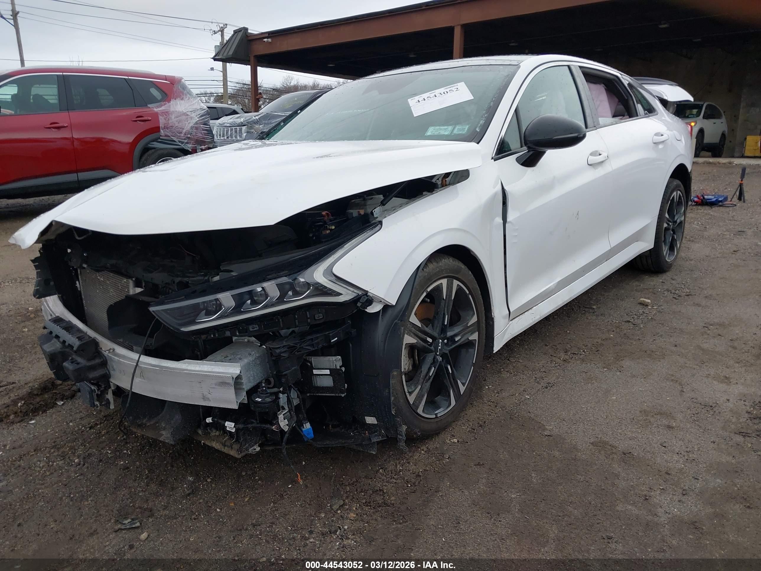 KIA K5 image 6