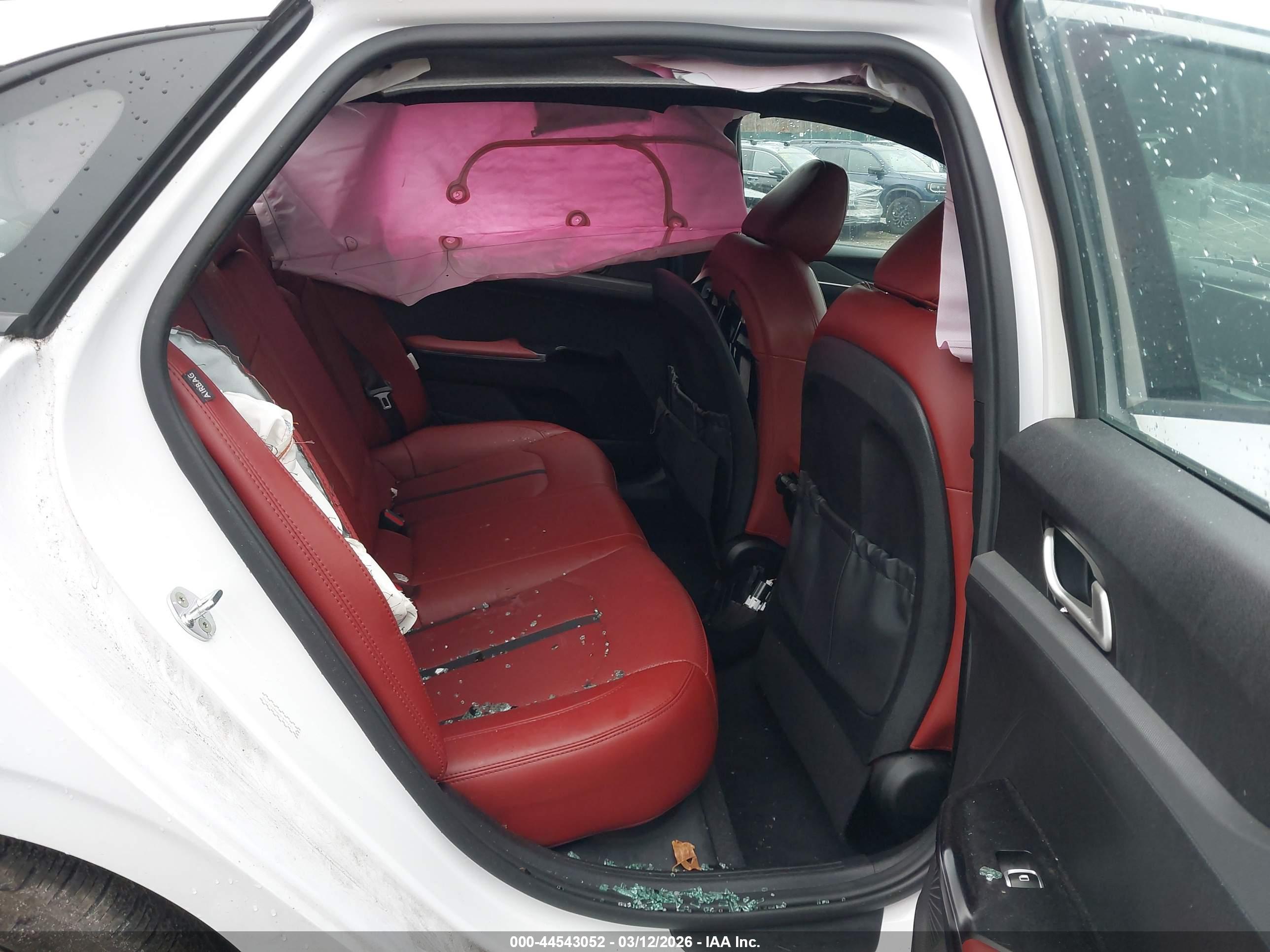 KIA K5 image 8