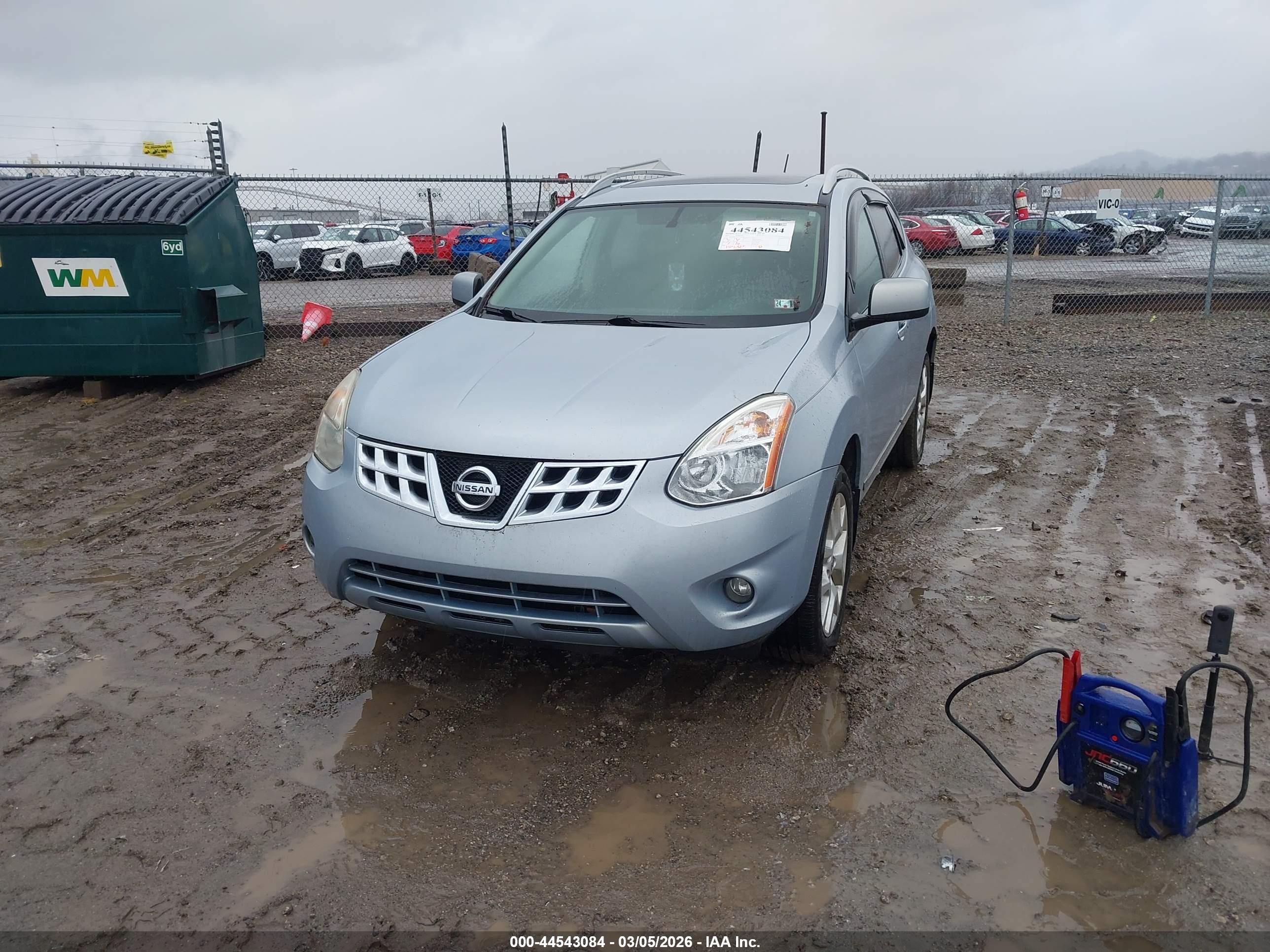 NISSAN ROGUE image 2