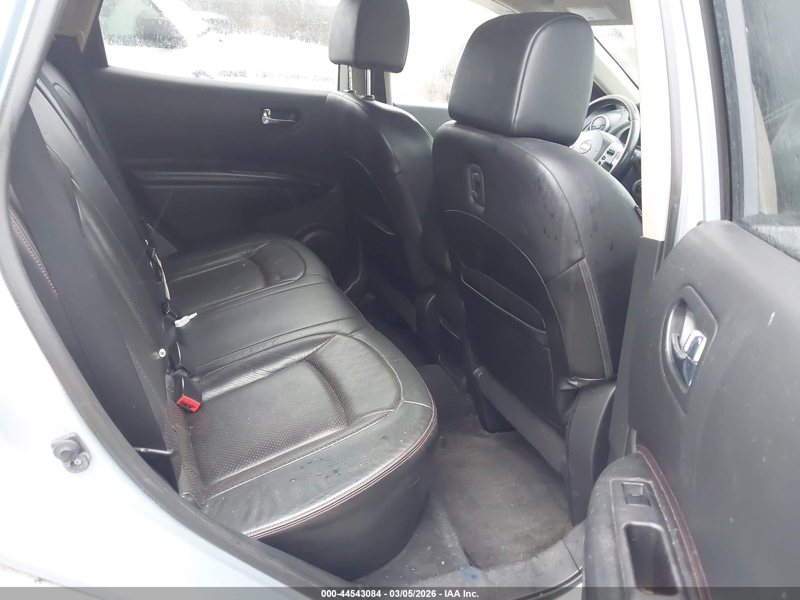 NISSAN ROGUE image 8
