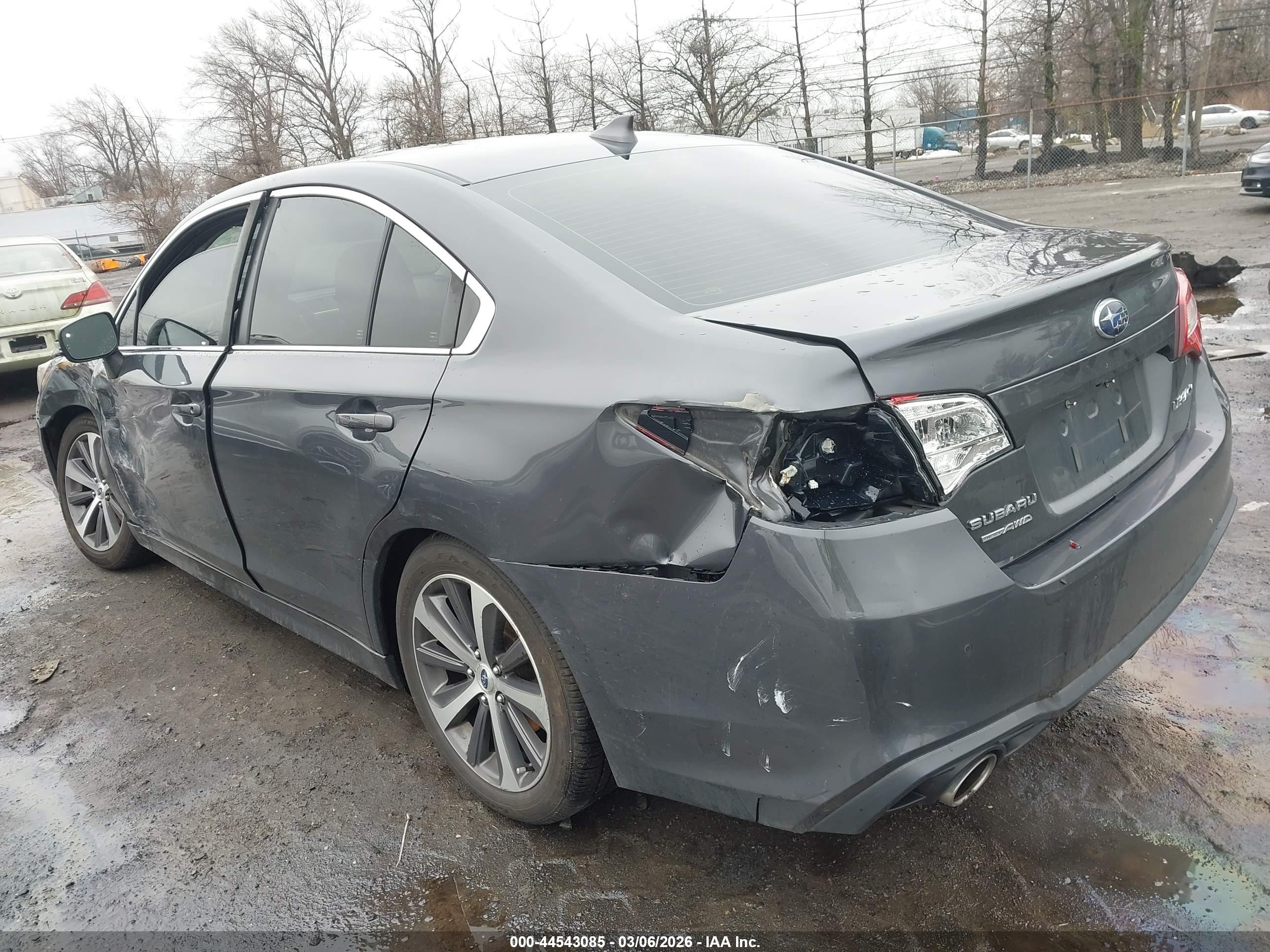SUBARU LEGACY image 3