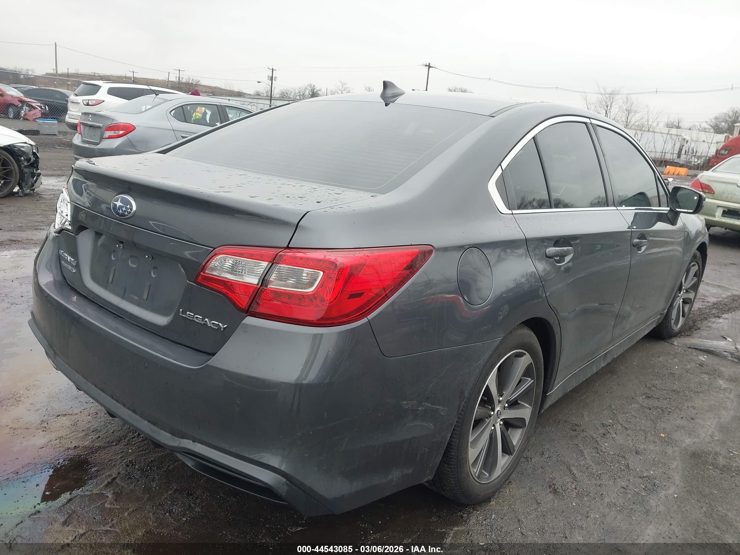 SUBARU LEGACY image 4