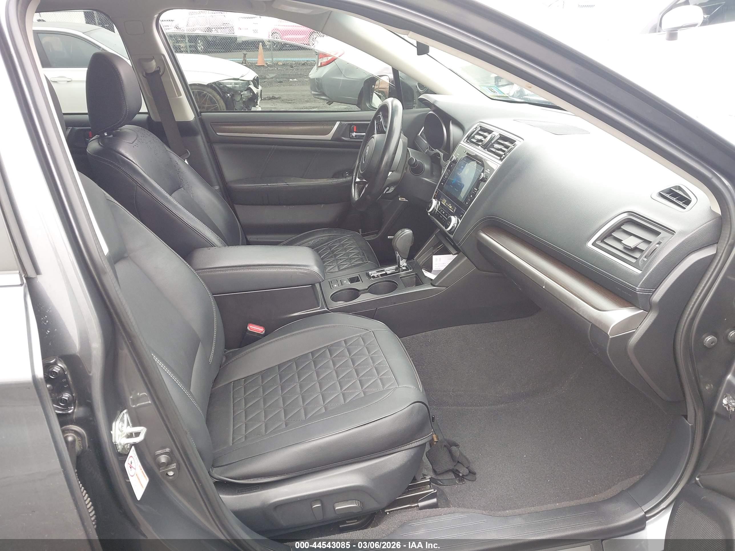 SUBARU LEGACY image 5