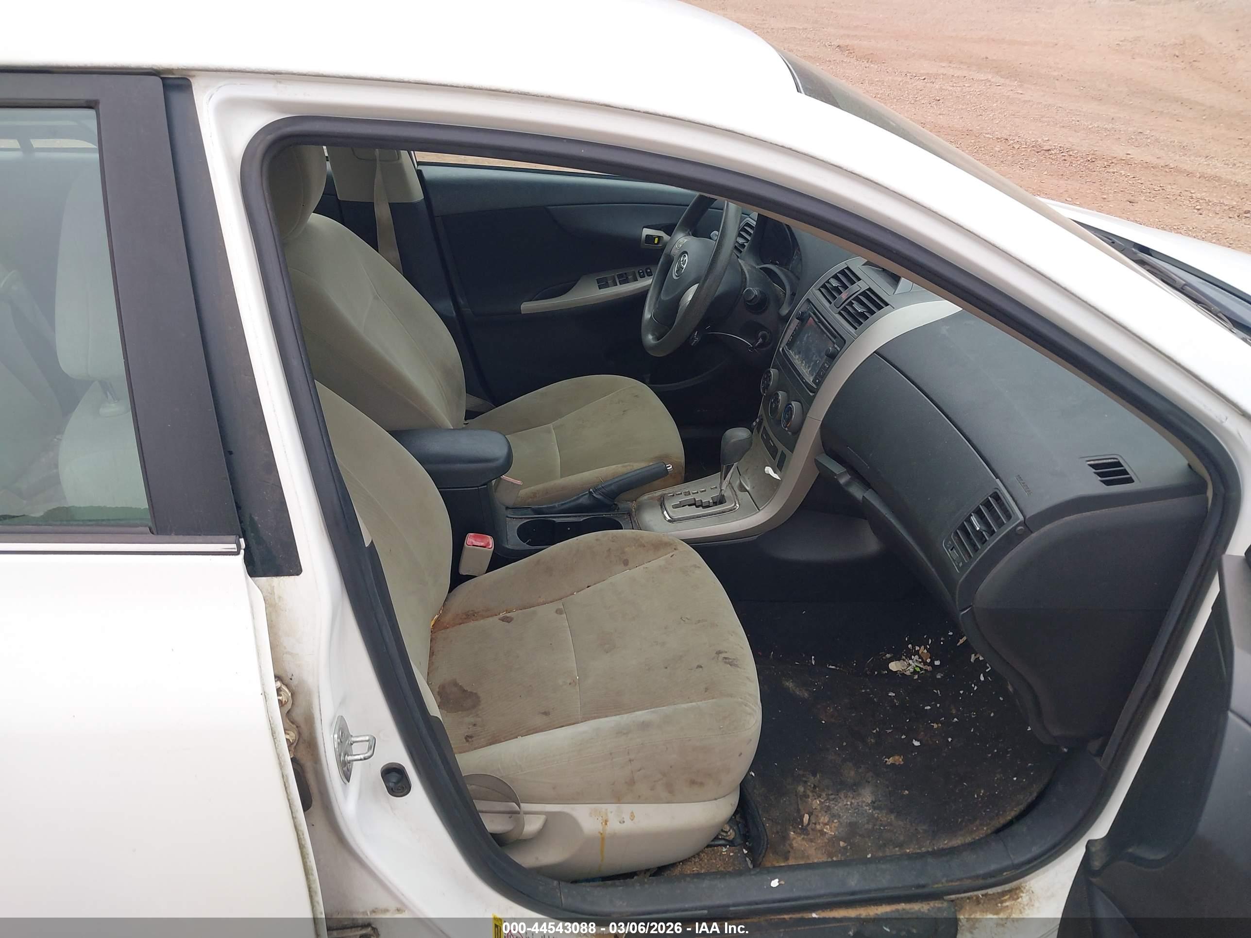 TOYOTA COROLLA image 5