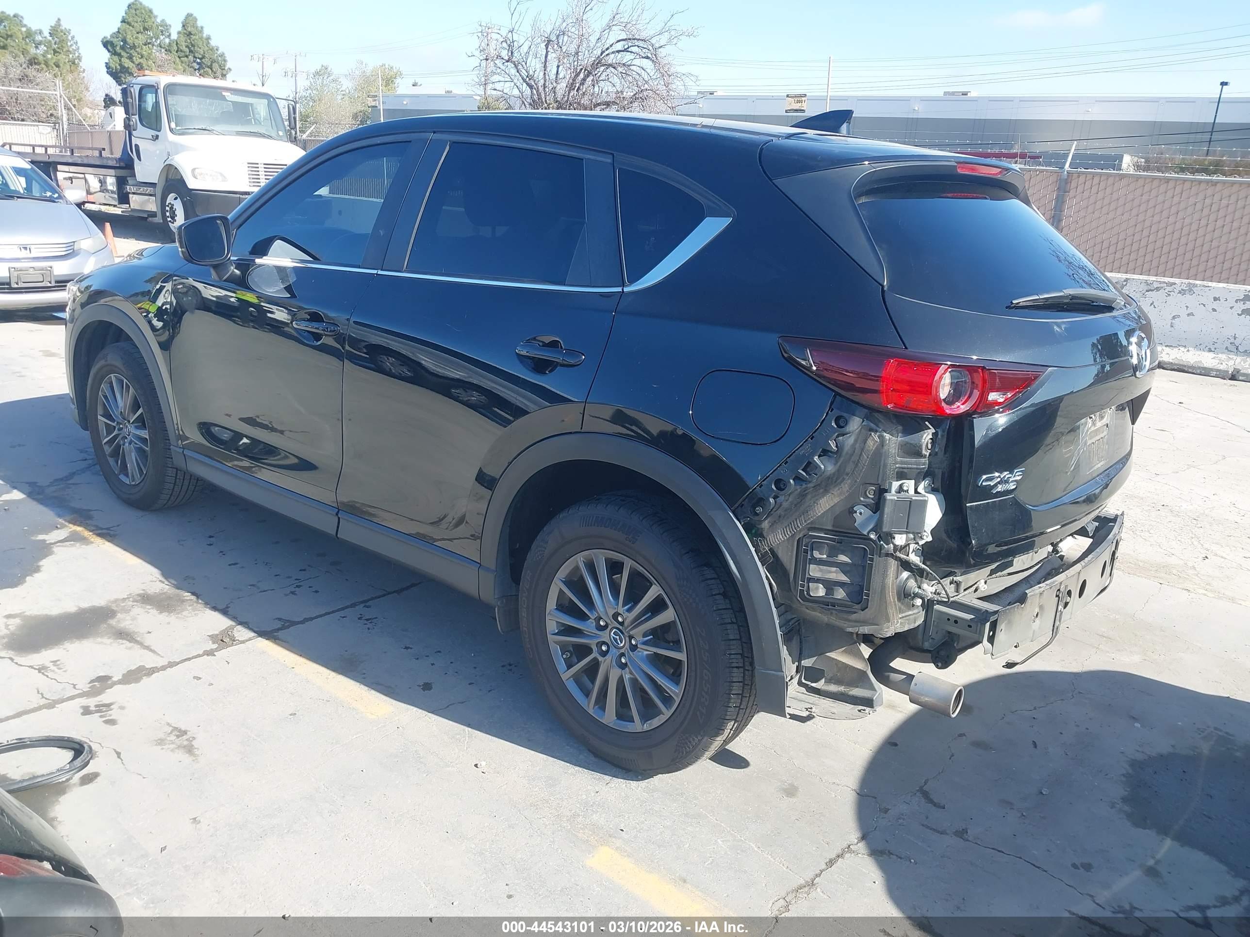 MAZDA CX-5 image 3