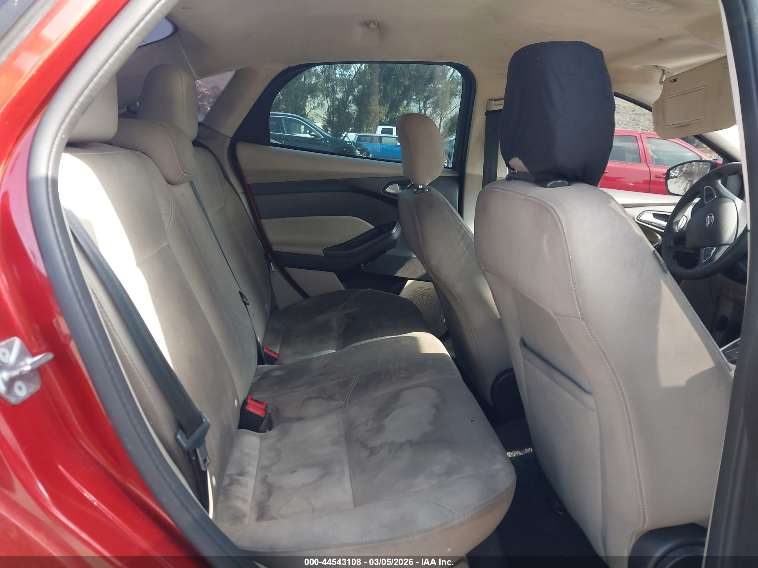 FORD FOCUS image 8