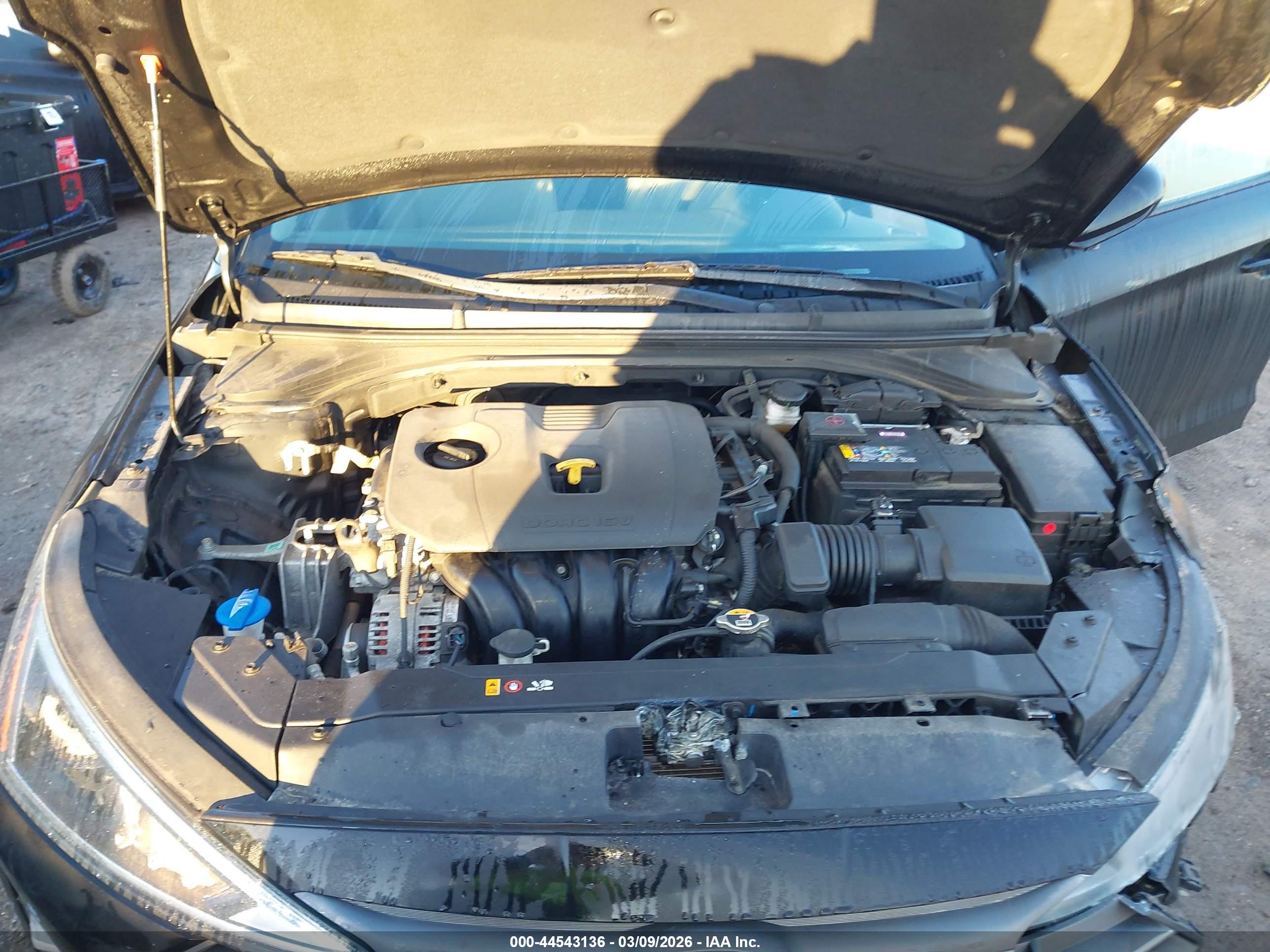 HYUNDAI ELANTRA image 10