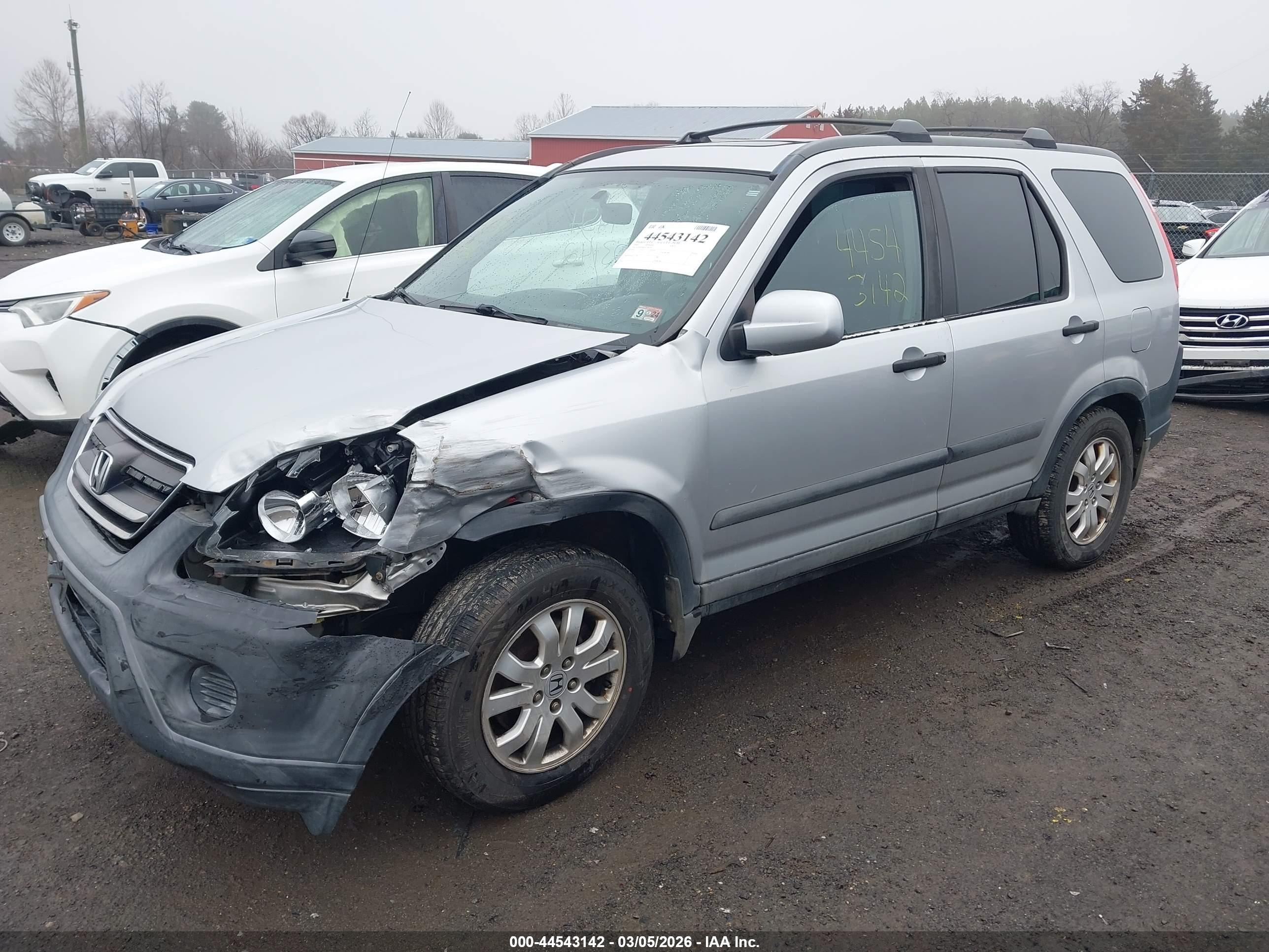 HONDA CR-V image 2