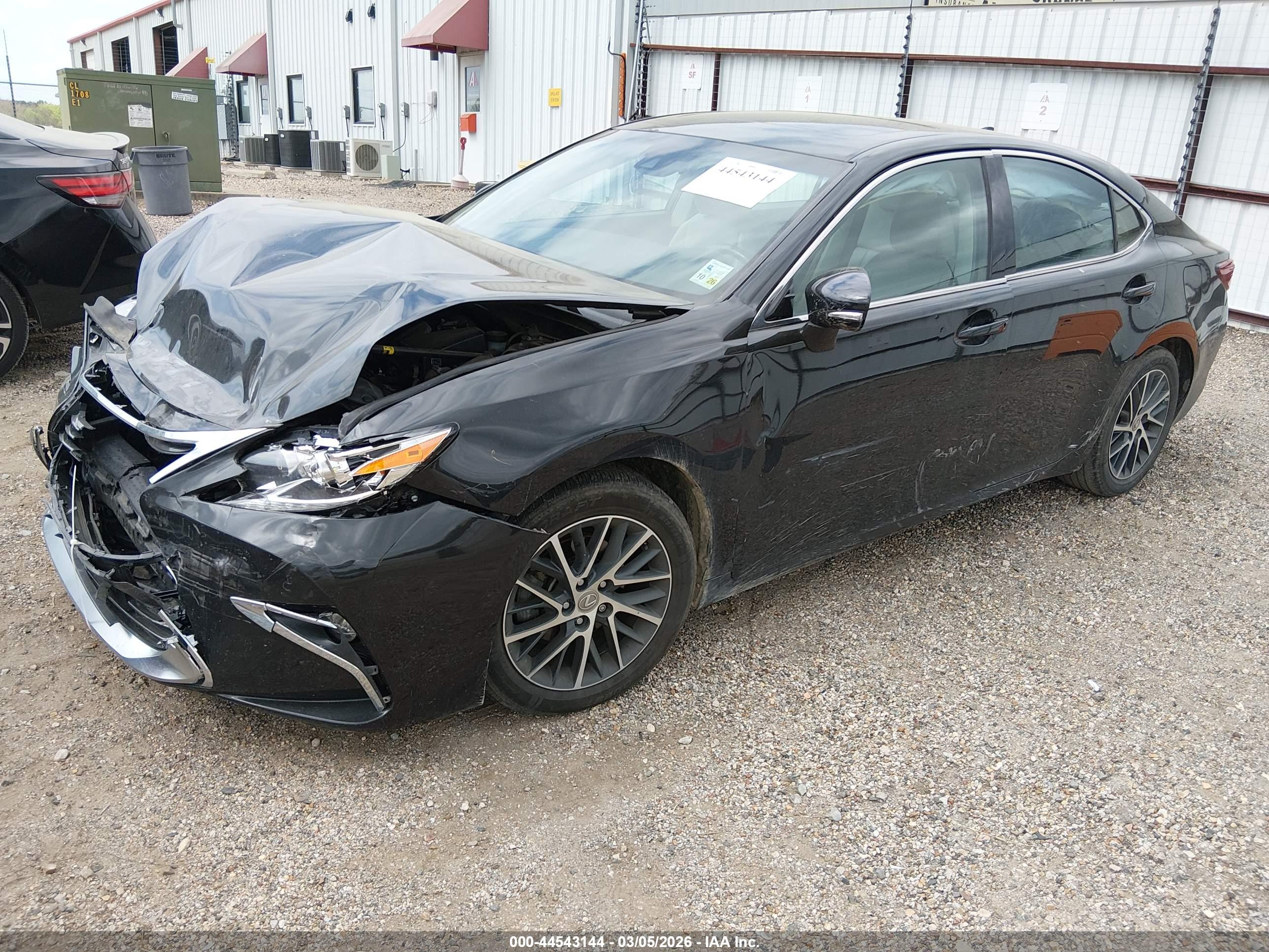 LEXUS ES image 2