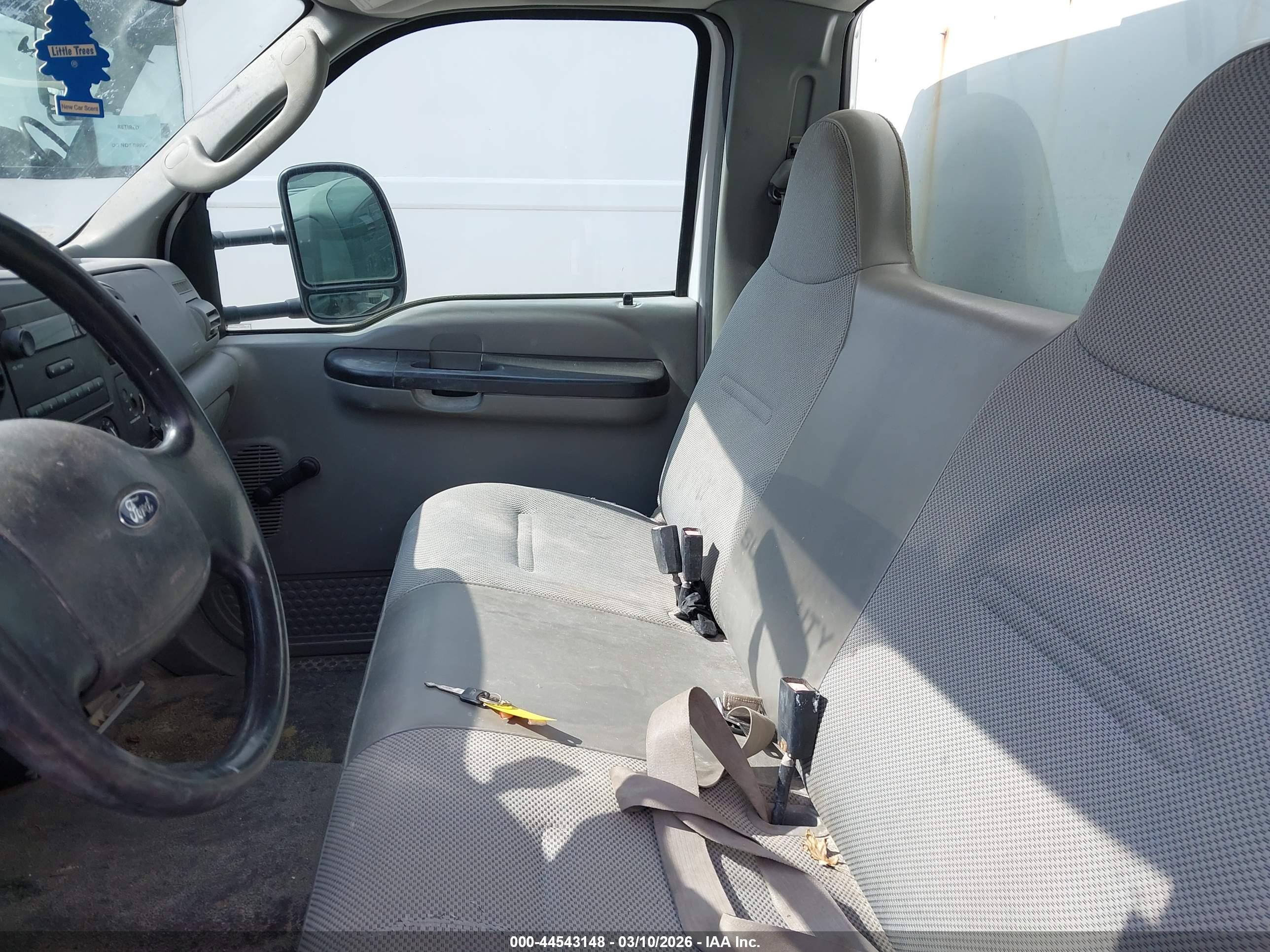 FORD F-550 image 7