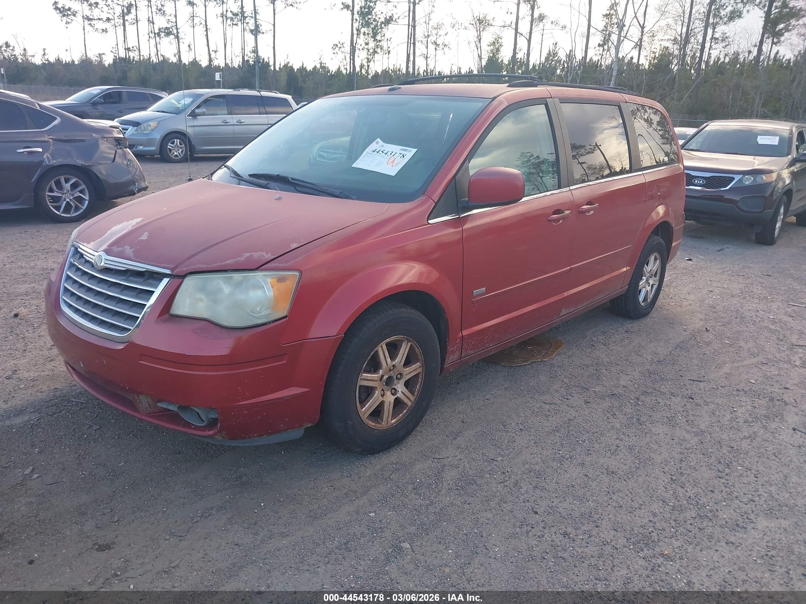 CHRYSLER TOWN image 2