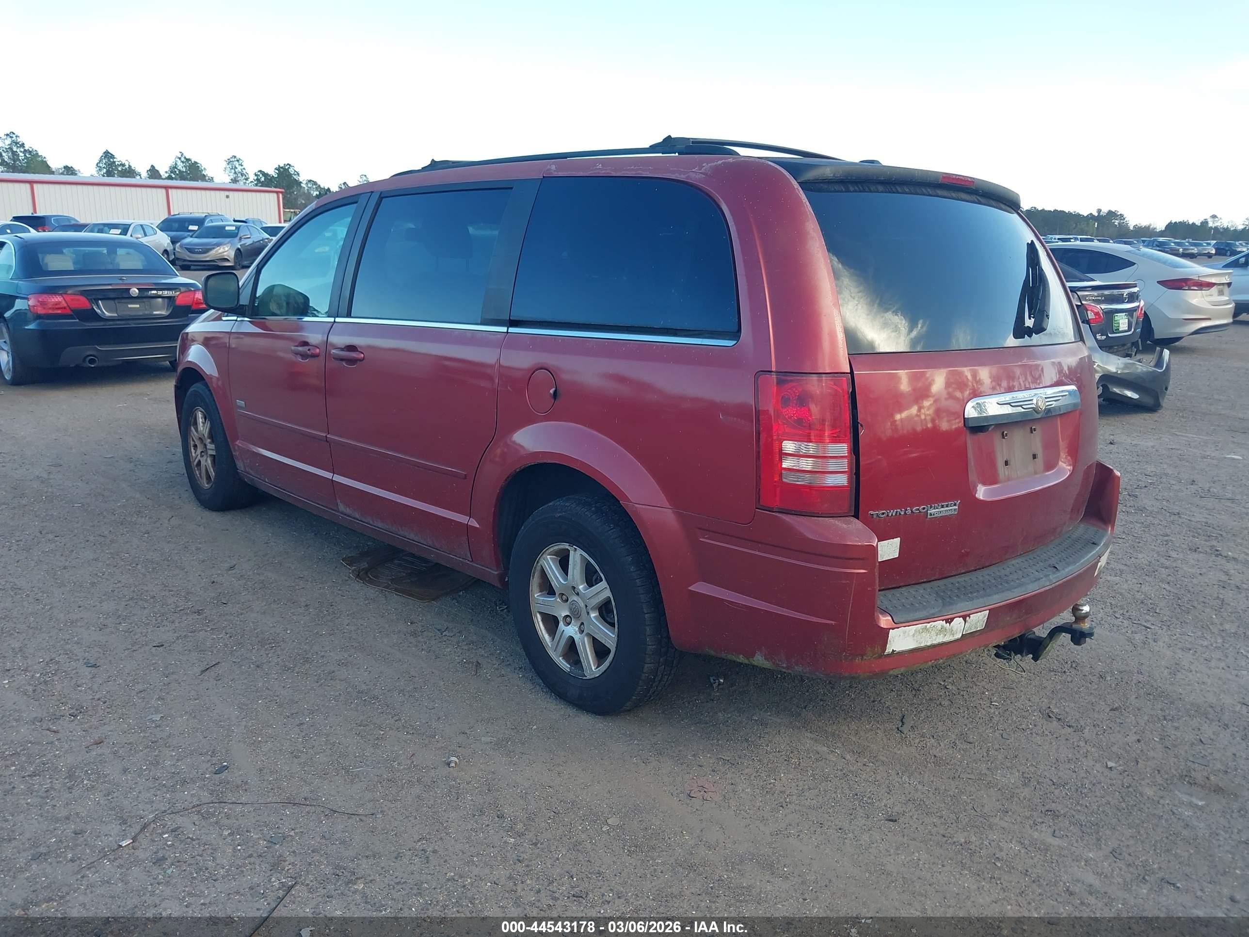 CHRYSLER TOWN image 3