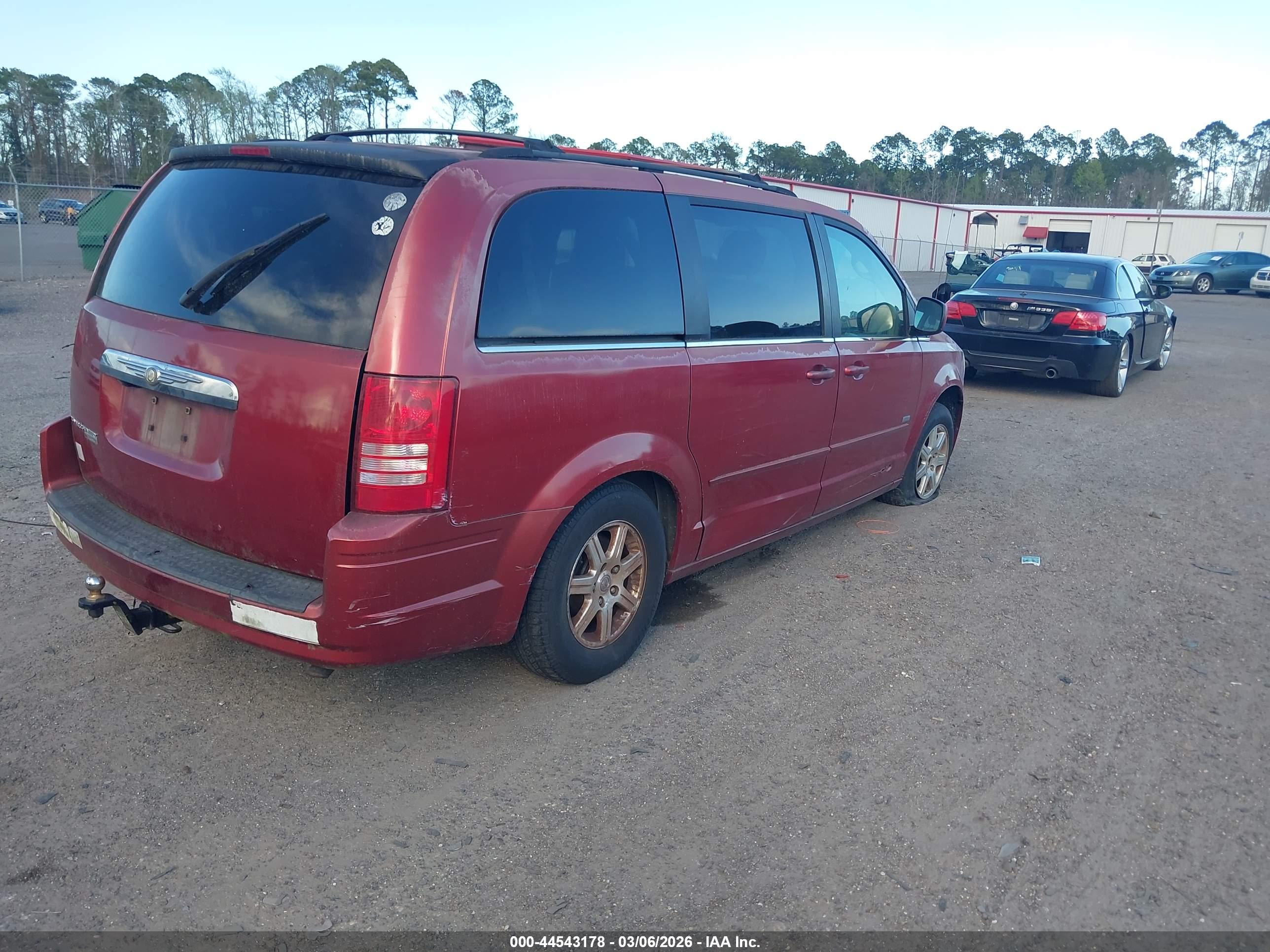 CHRYSLER TOWN image 4