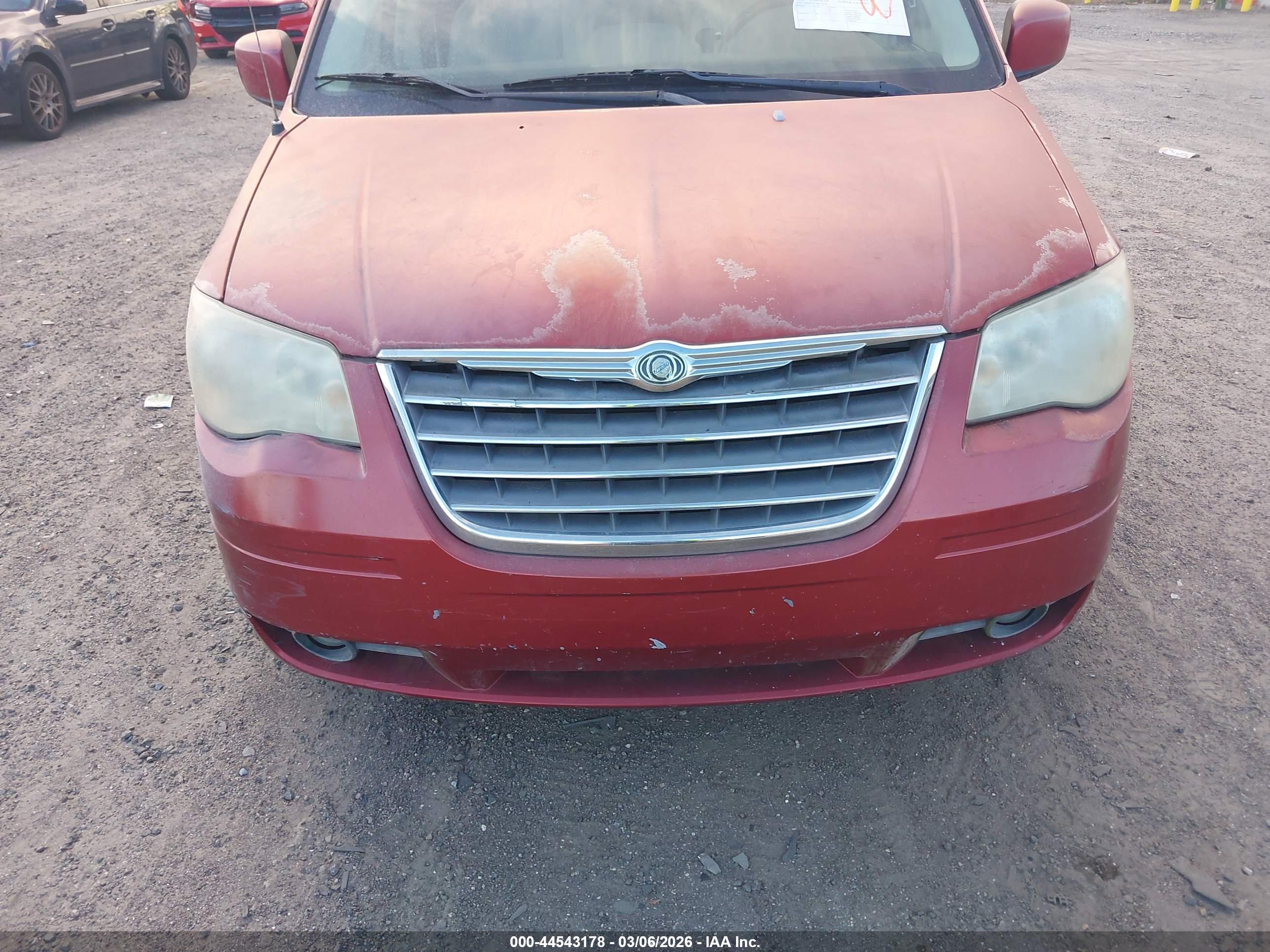 CHRYSLER TOWN image 6