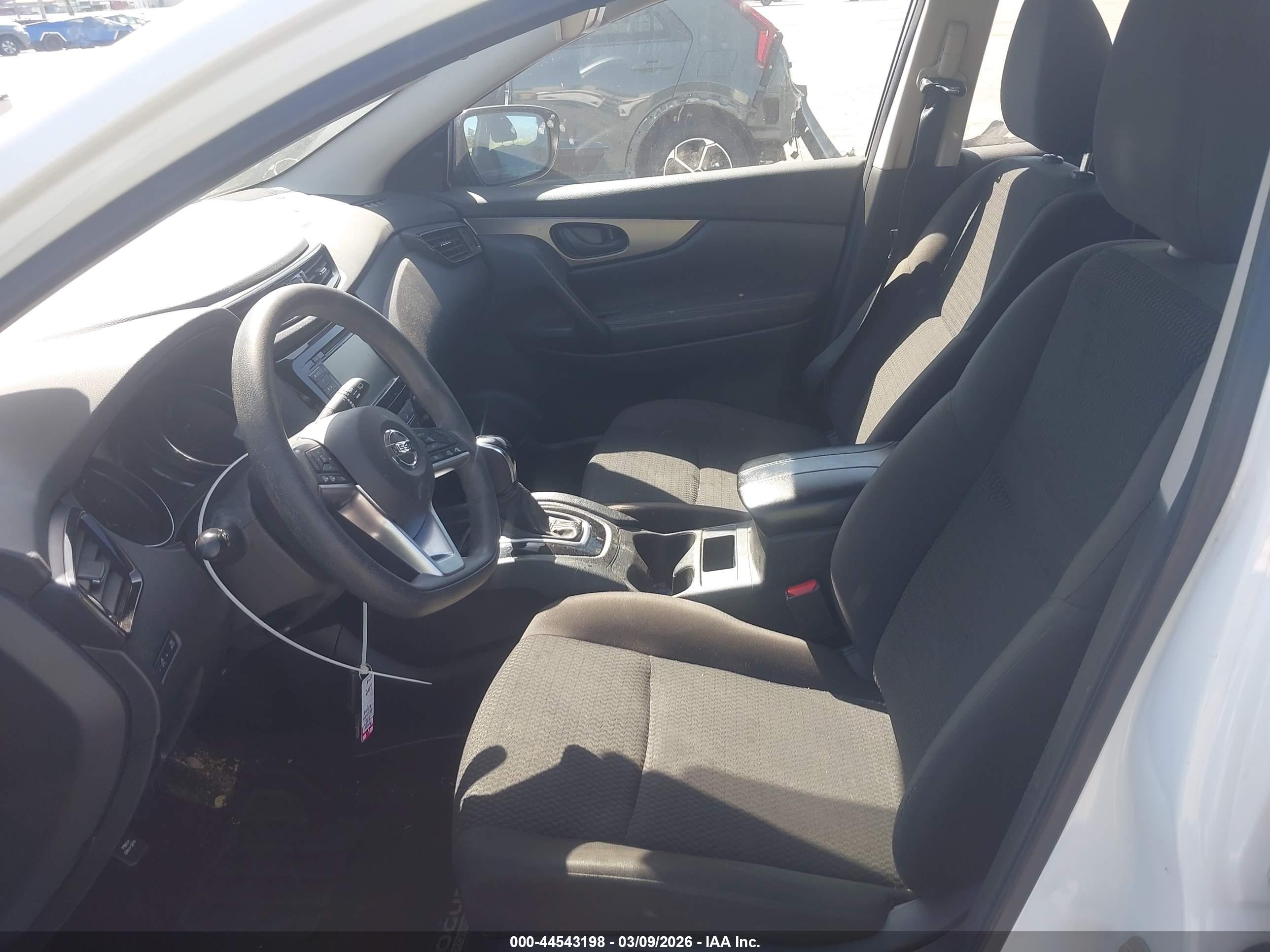 NISSAN ROGUE image 5
