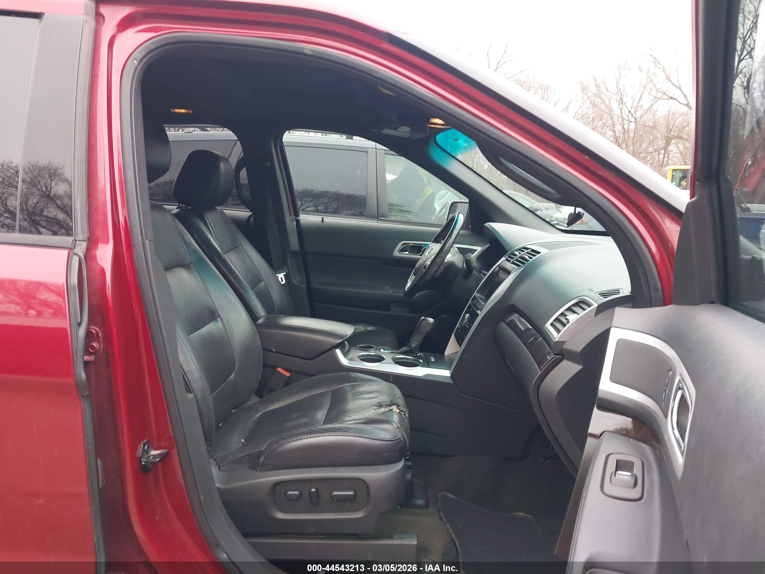FORD EXPLORER image 5