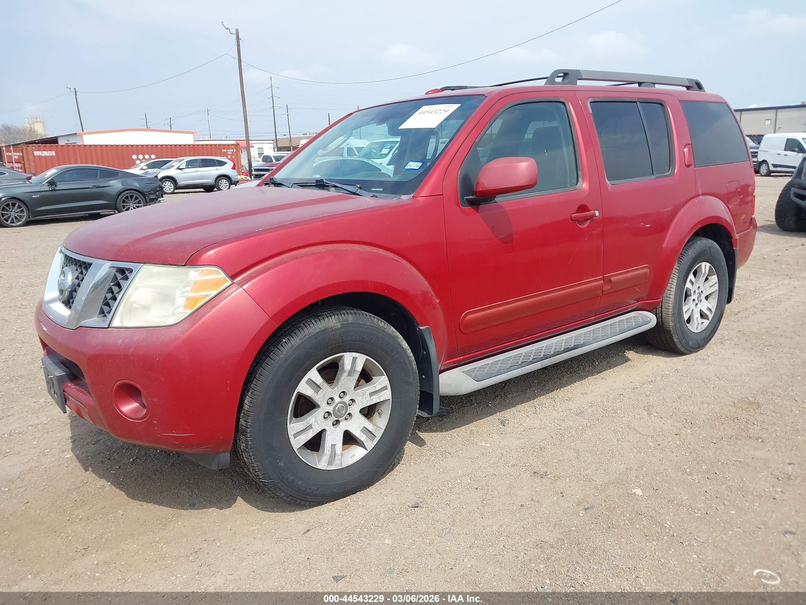 NISSAN PATHFINDER image 2