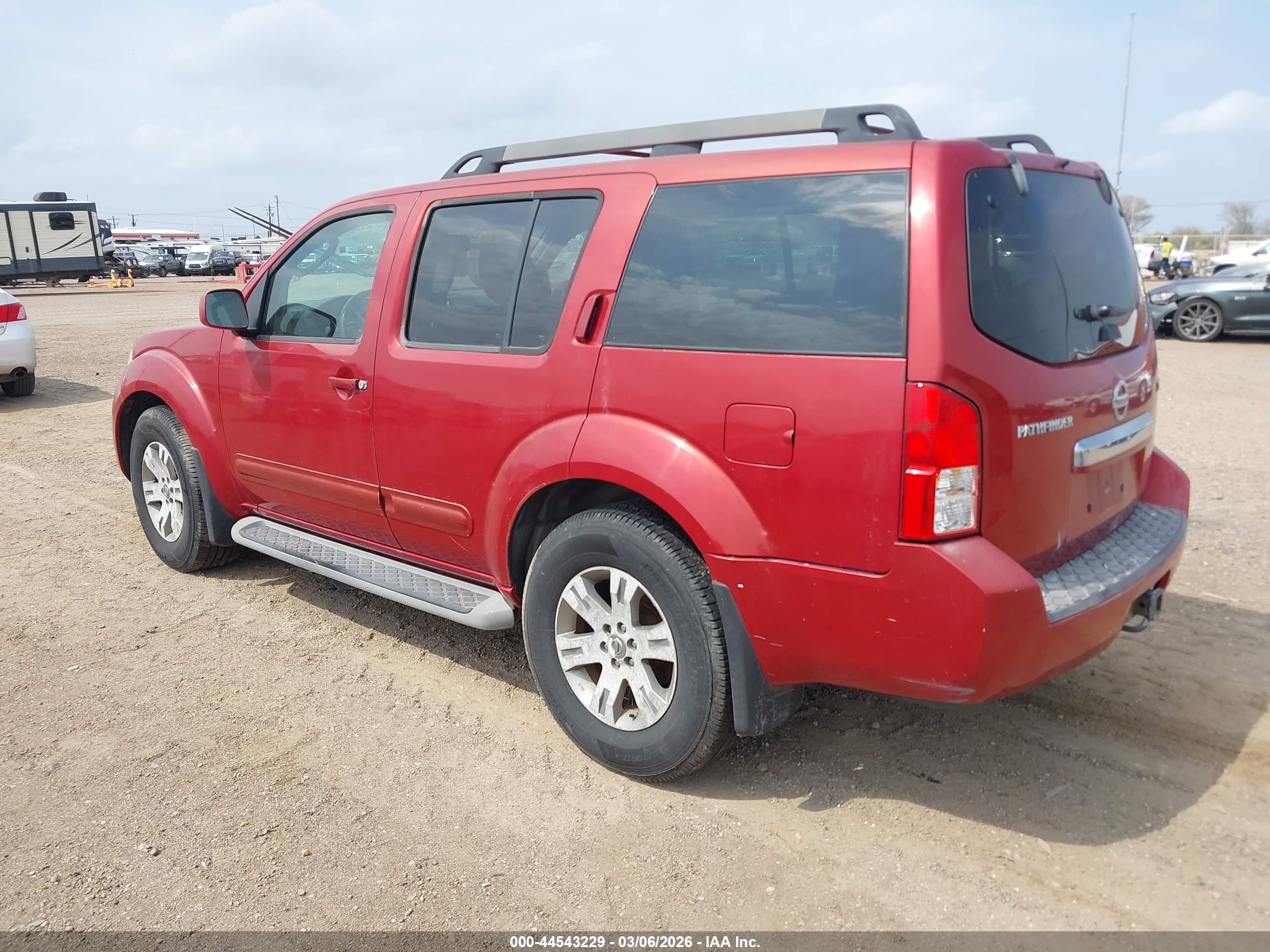 NISSAN PATHFINDER image 3