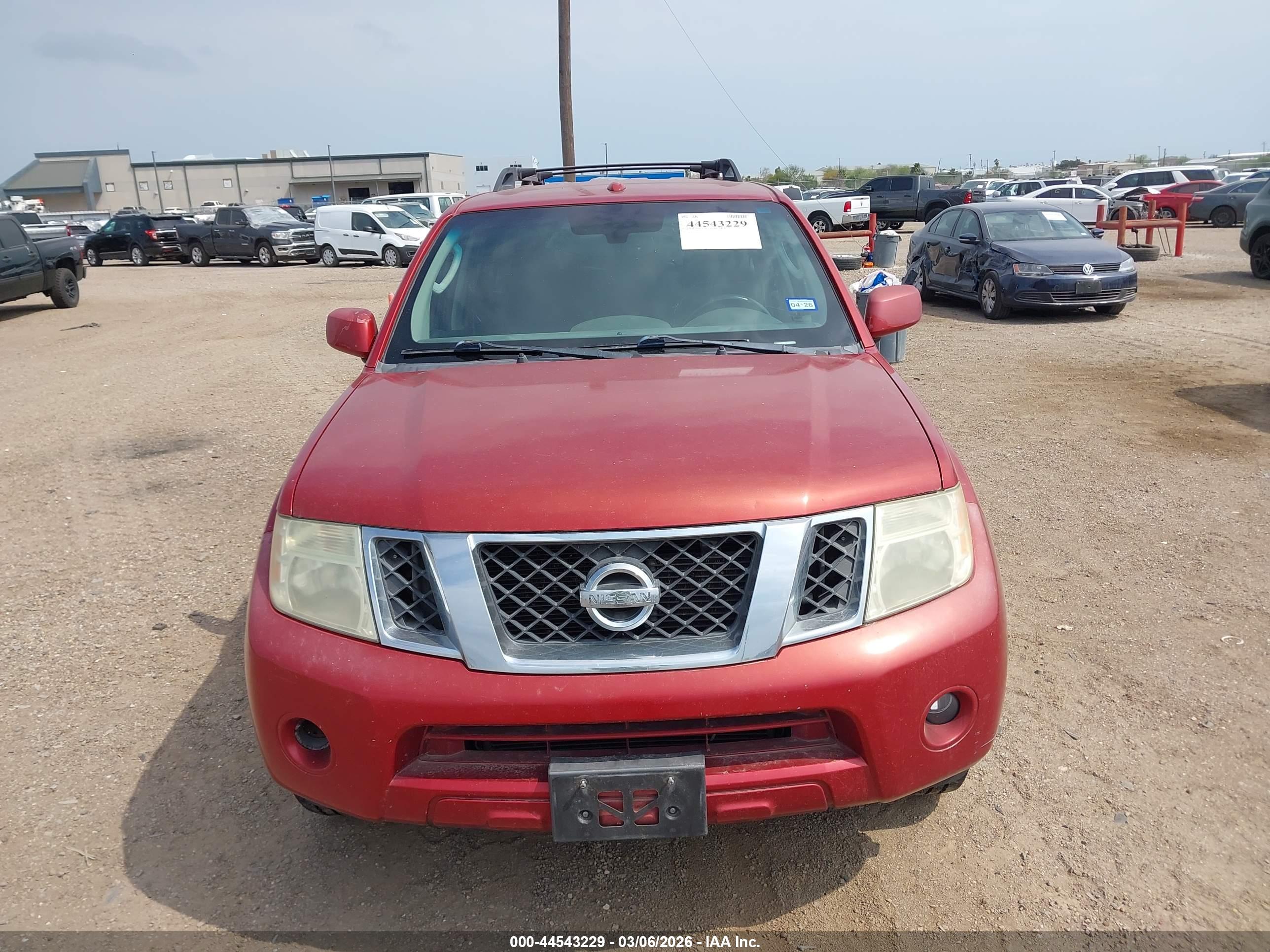 NISSAN PATHFINDER image 6