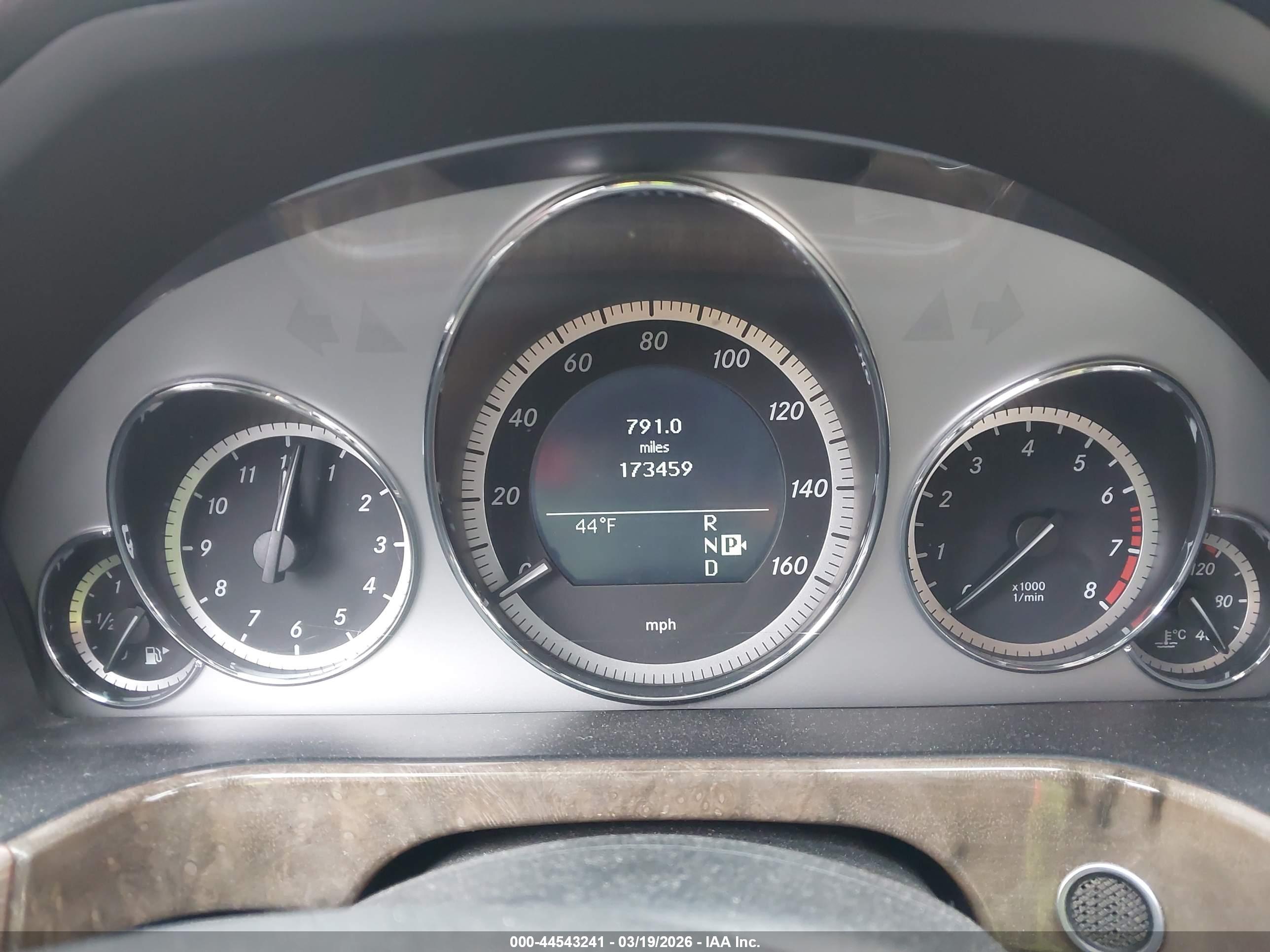 MERCEDES-BENZ E image 7