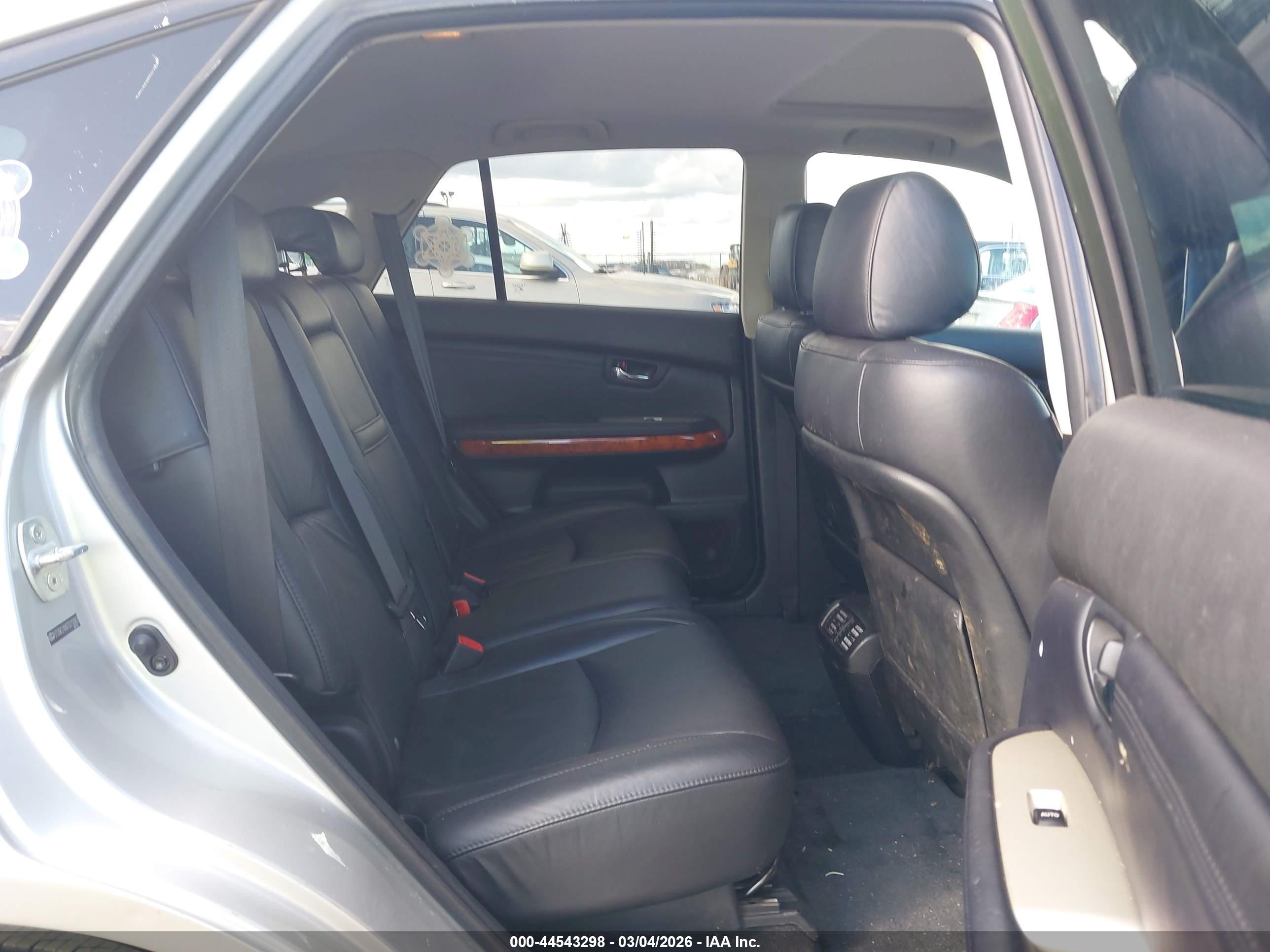 LEXUS RX image 8