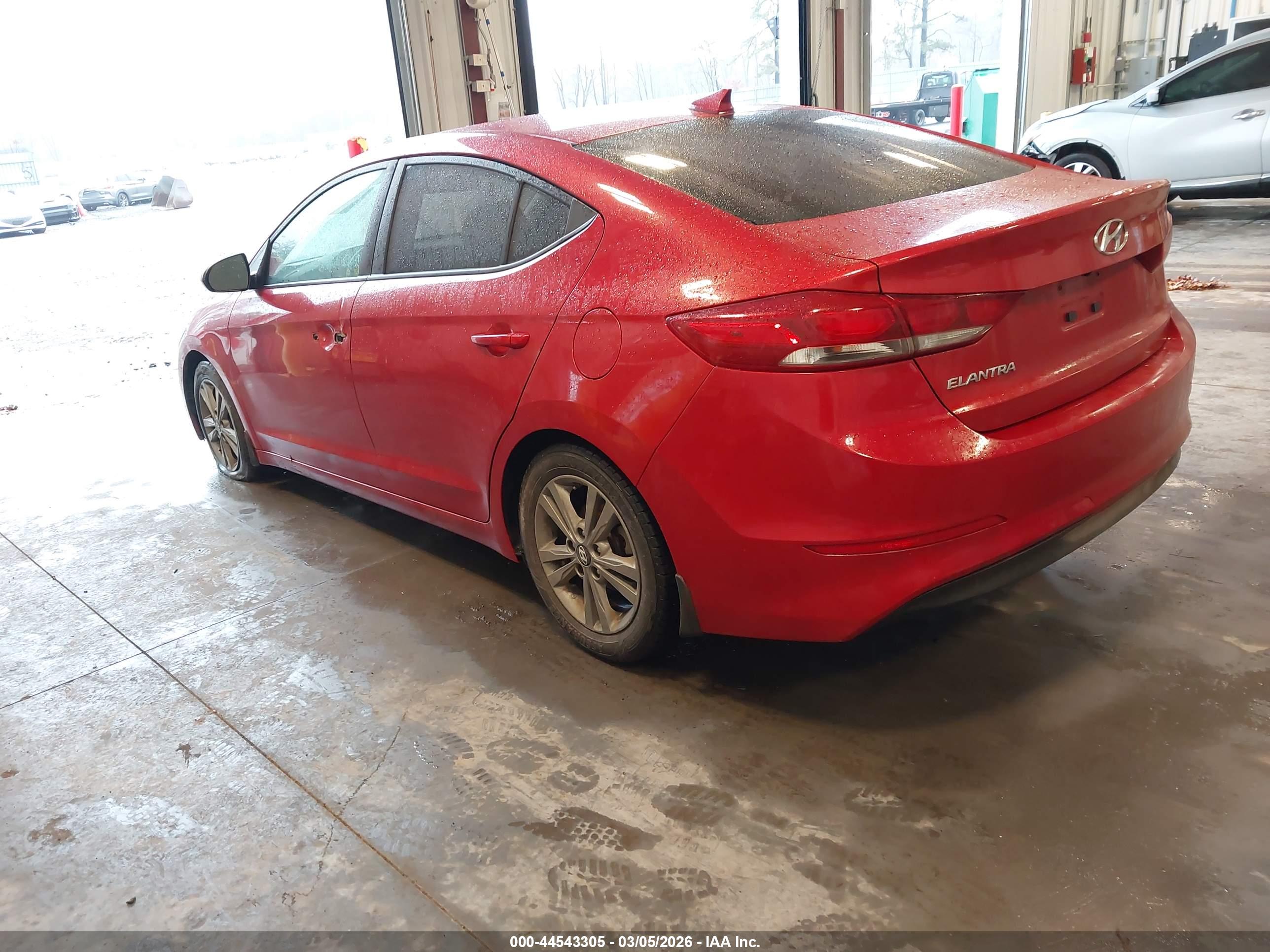 HYUNDAI ELANTRA image 3