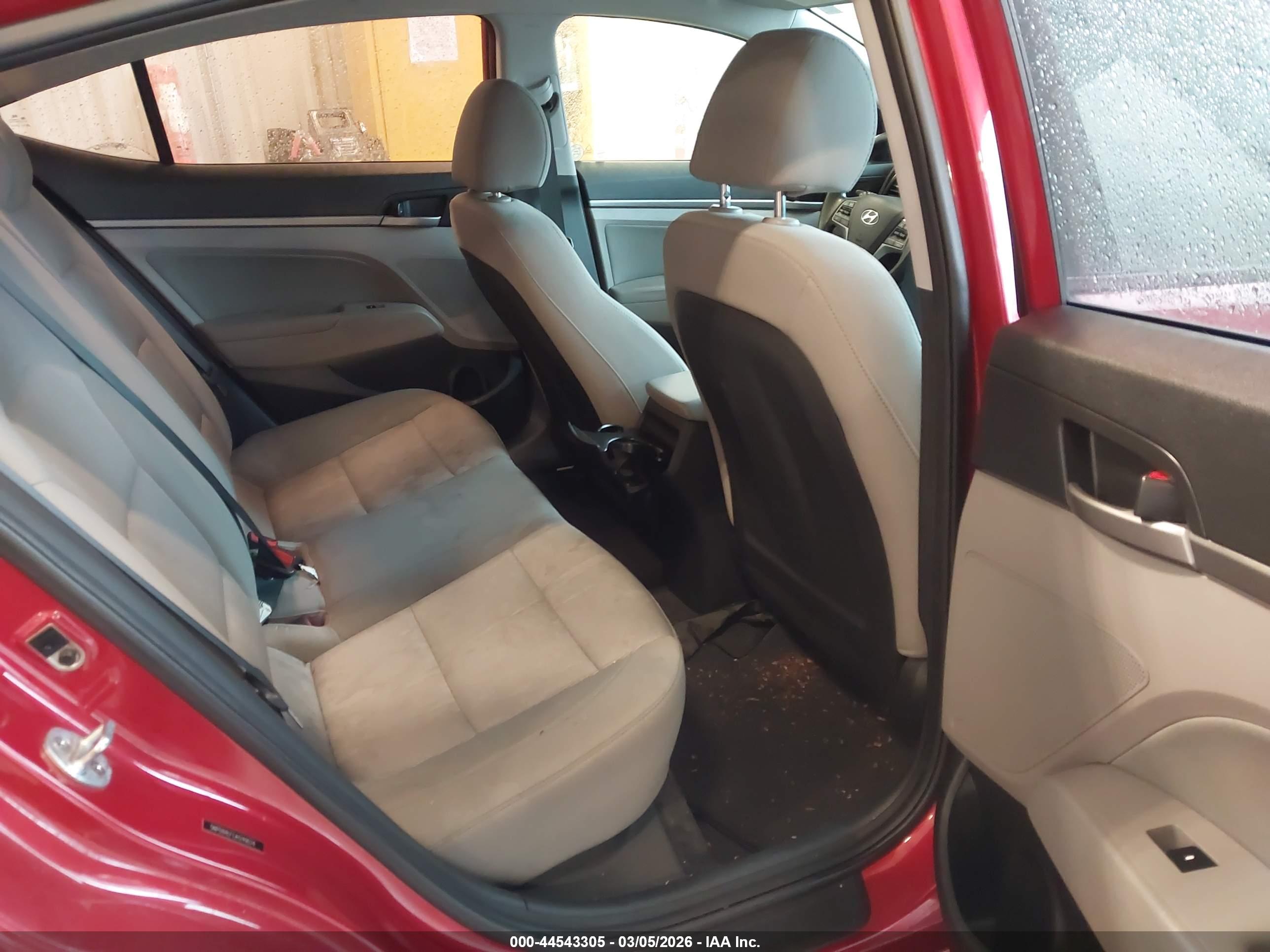 HYUNDAI ELANTRA image 8
