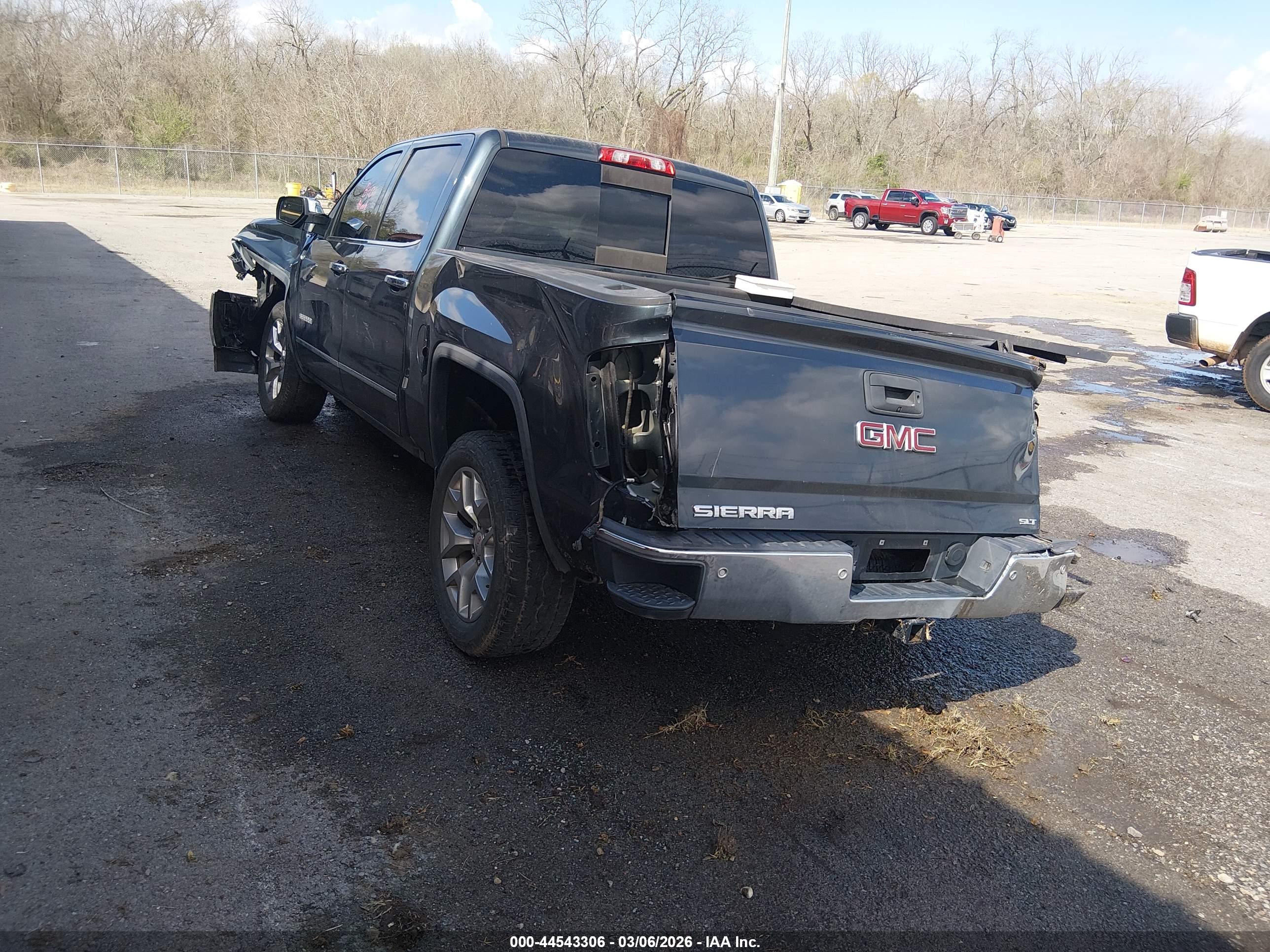GMC SIERRA image 3