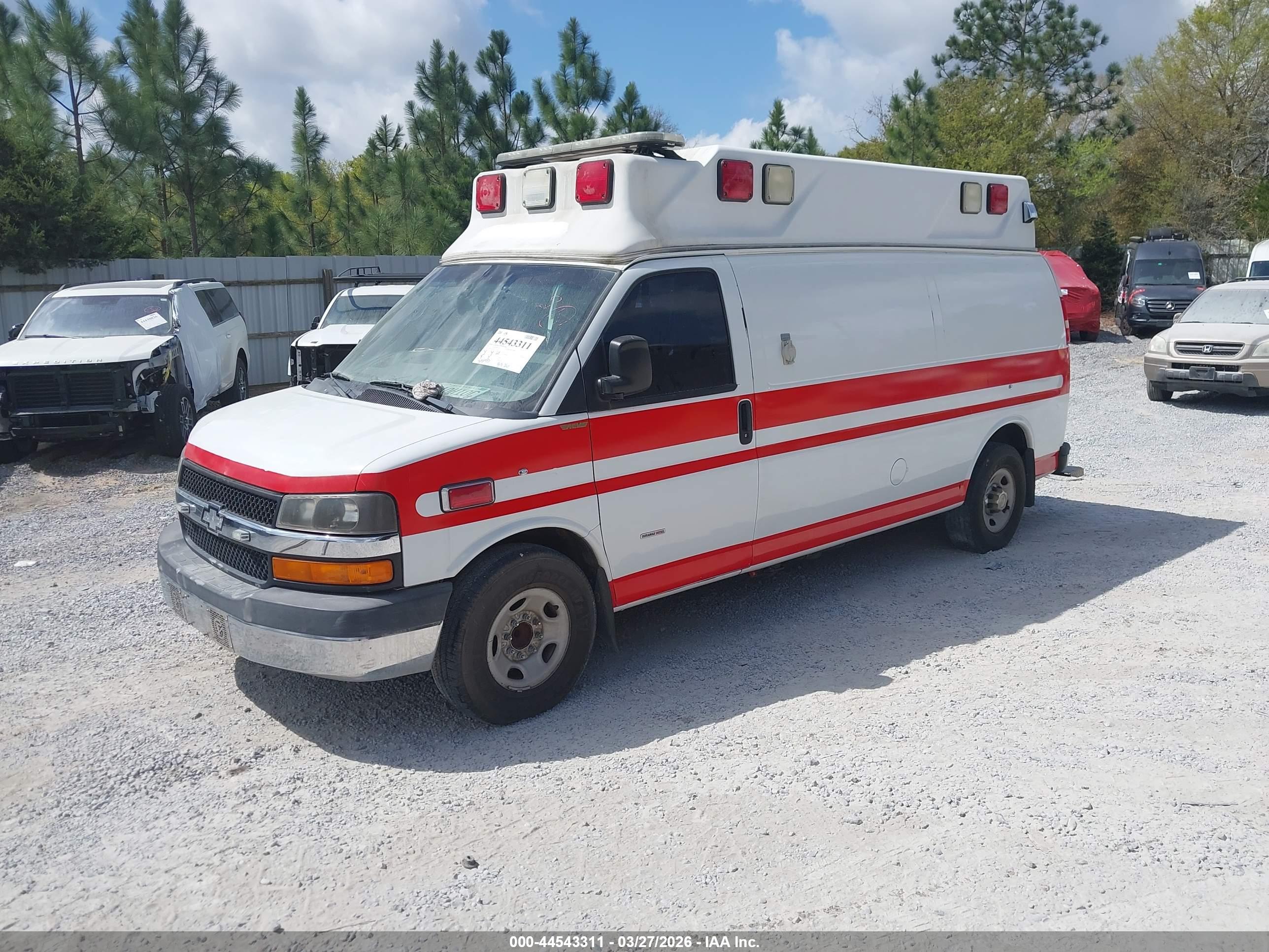 CHEVROLET EXPRESS image 2