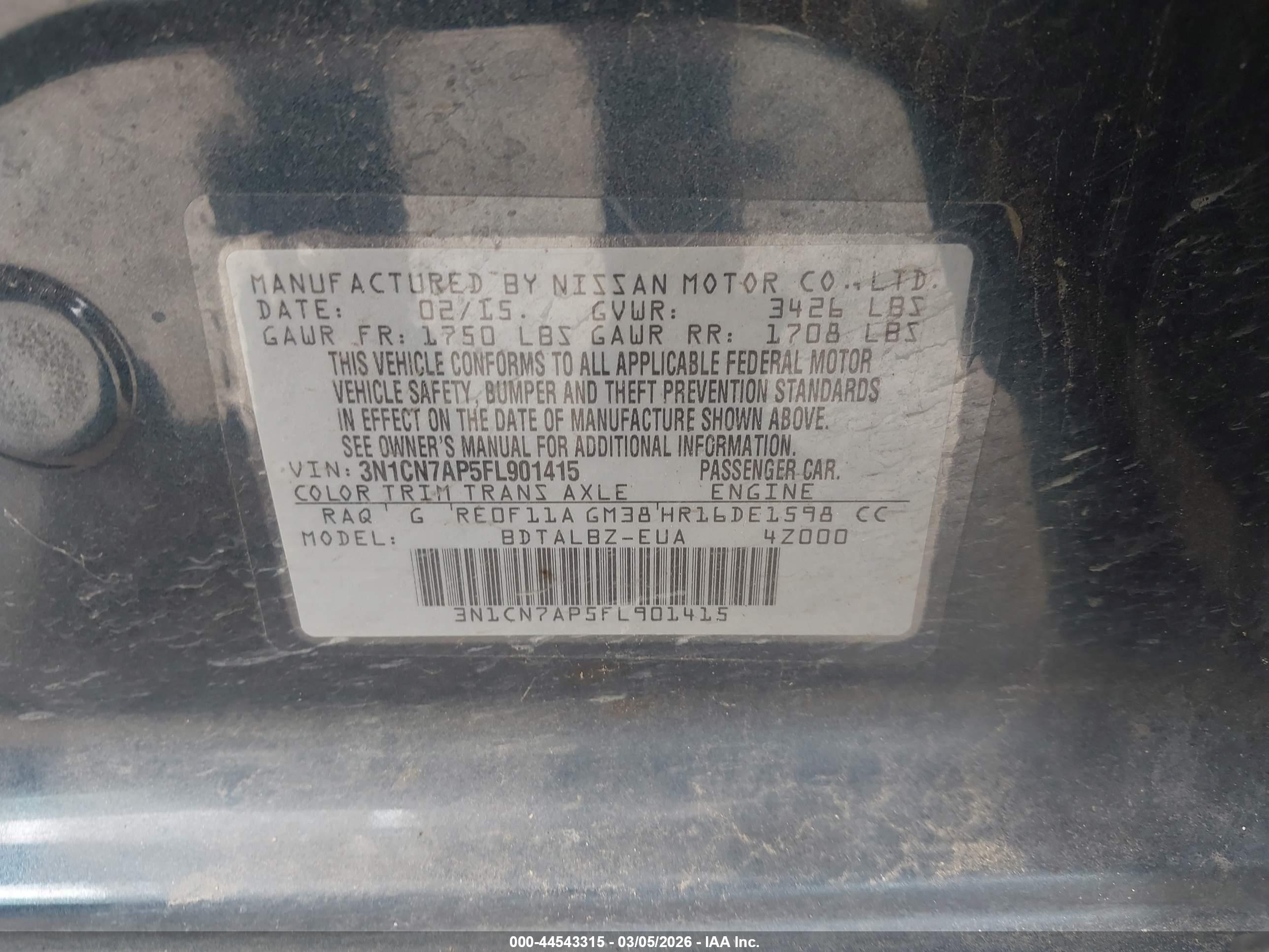 NISSAN VERSA image 9