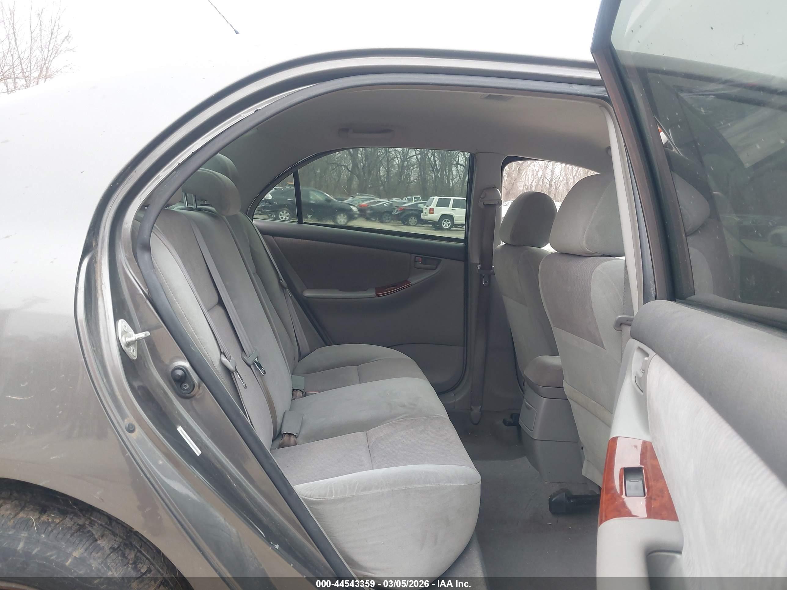 TOYOTA COROLLA image 8