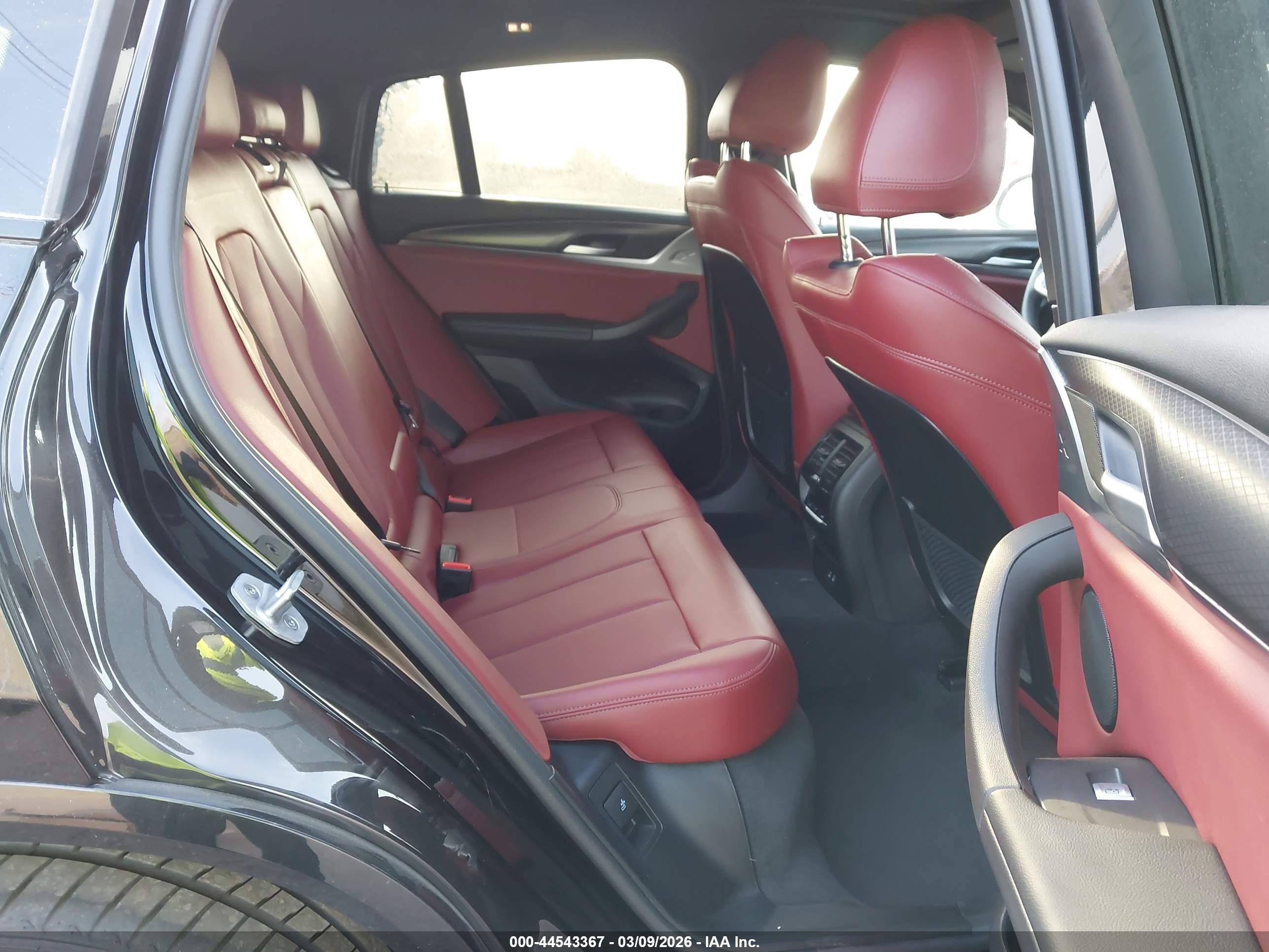 BMW X4 image 8