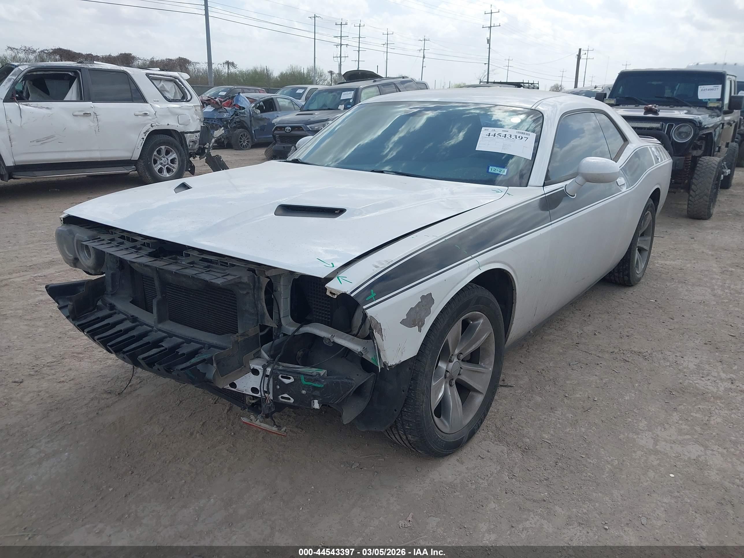 DODGE CHALLENGER image 2