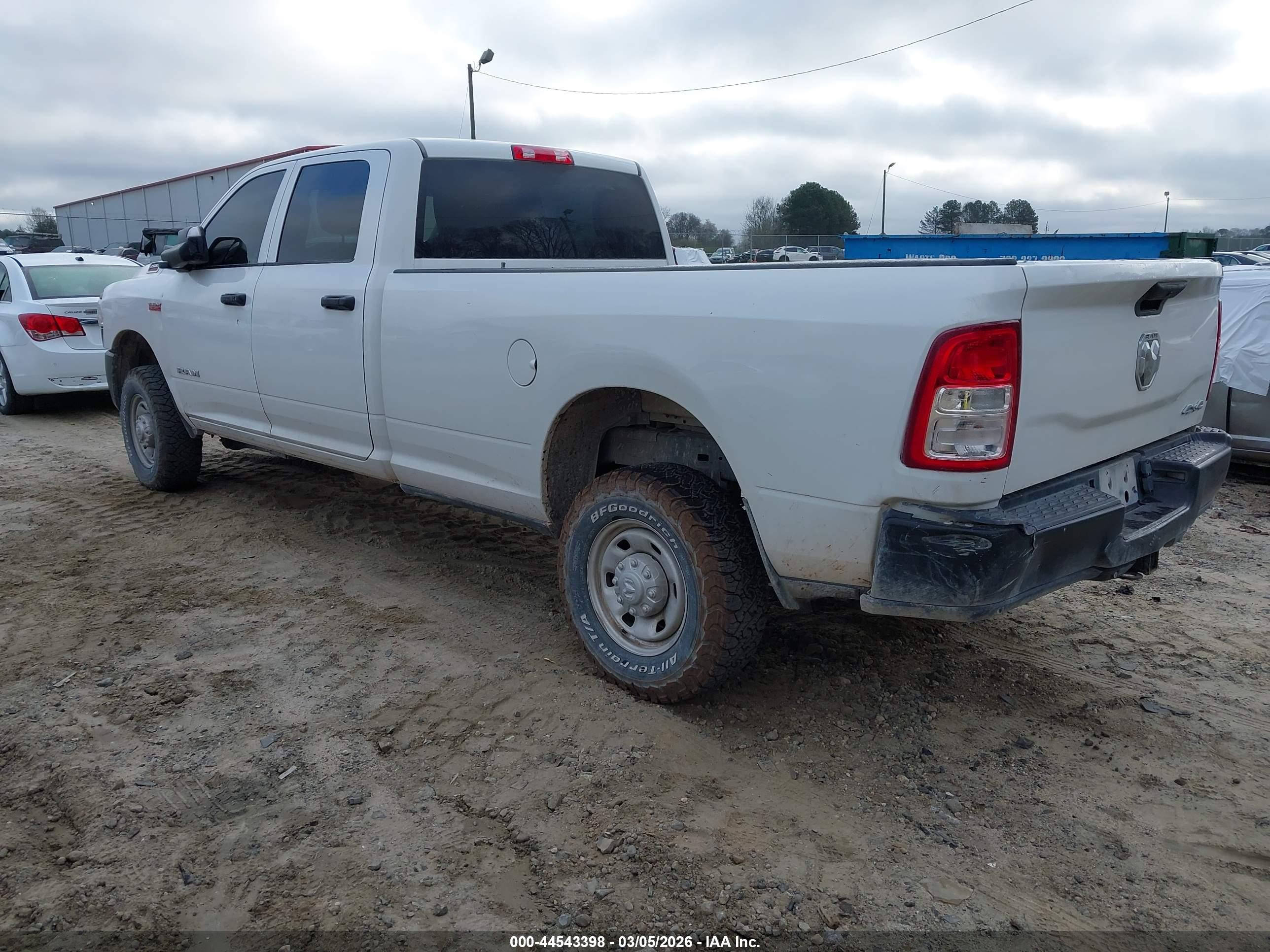 RAM 2500 image 3
