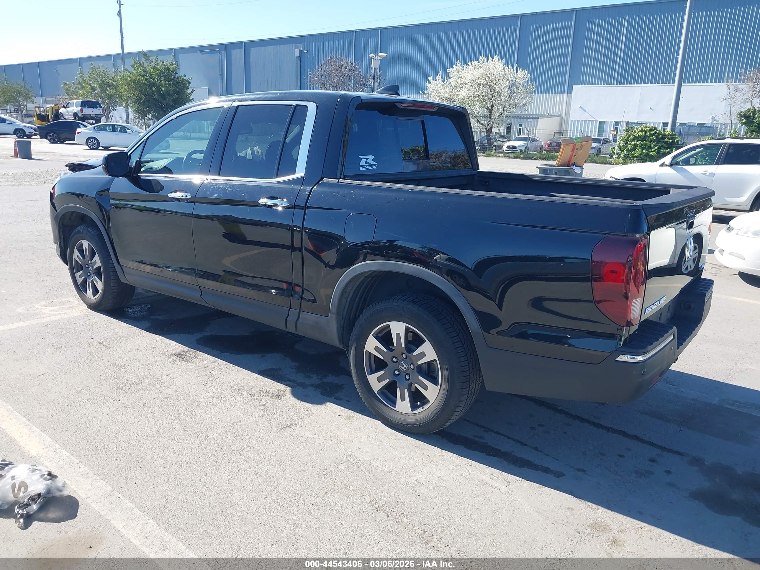 HONDA RIDGELINE image 3