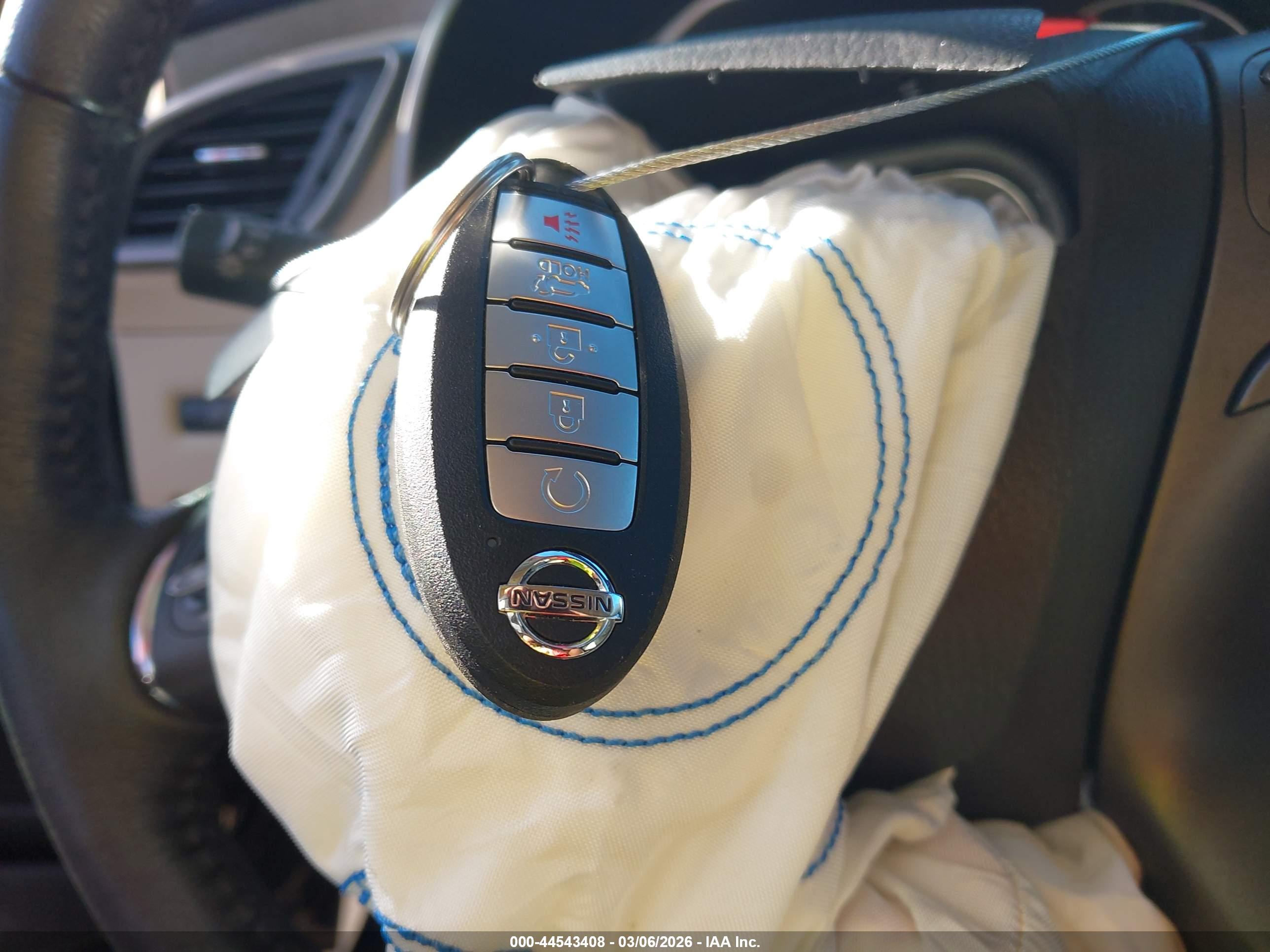 NISSAN MURANO image 11