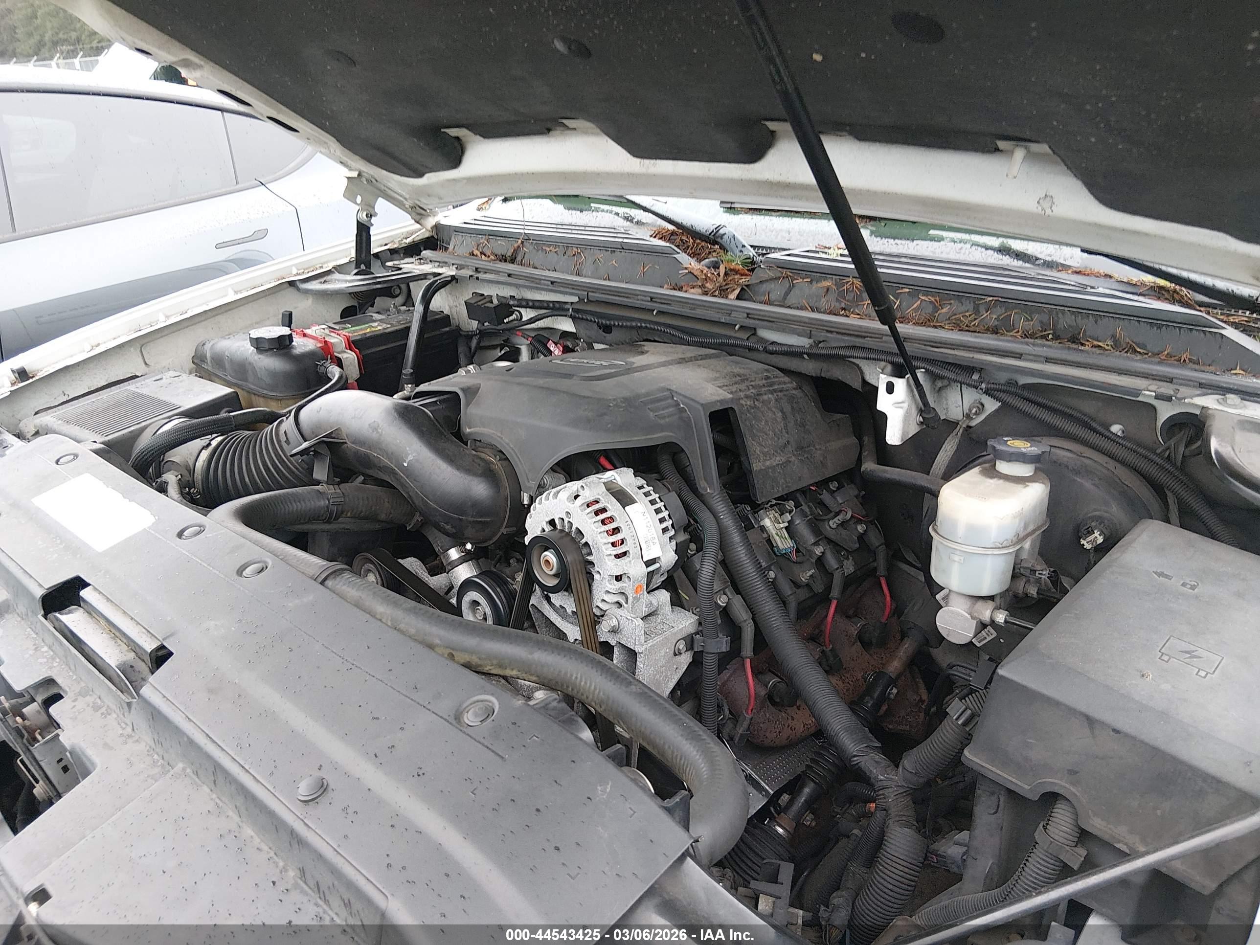 CHEVROLET TAHOE image 6