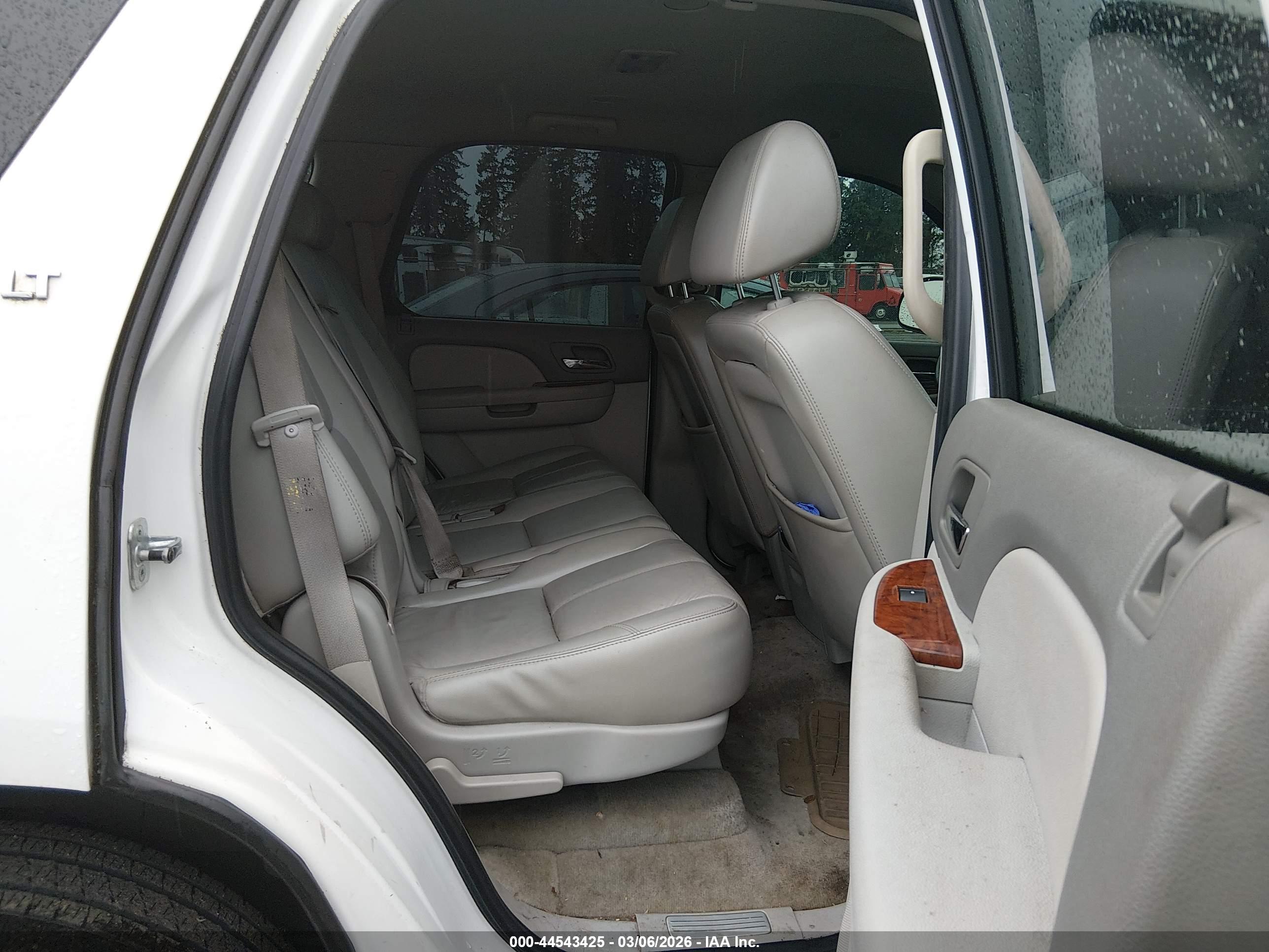 CHEVROLET TAHOE image 8