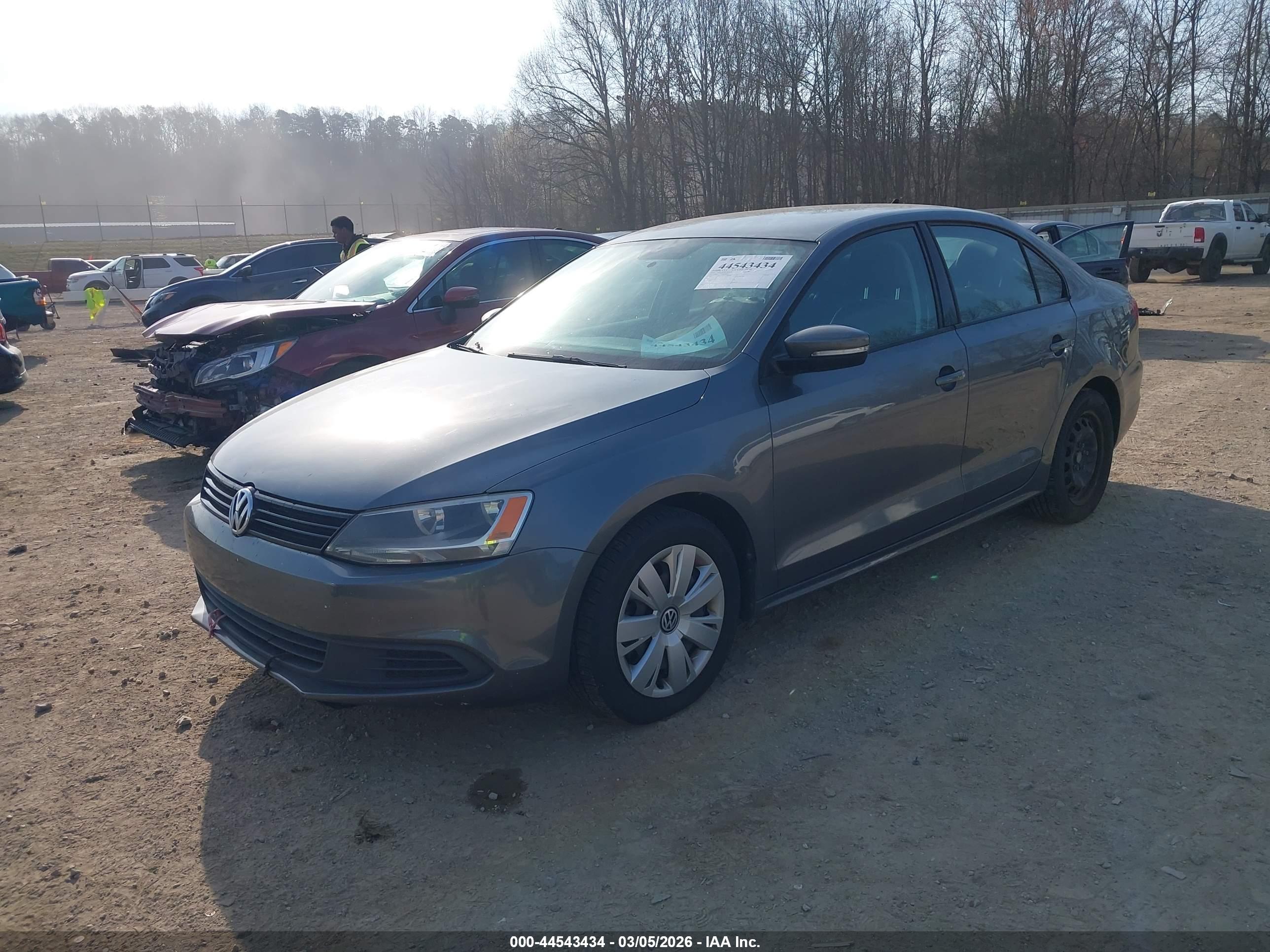 VOLKSWAGEN JETTA image 2