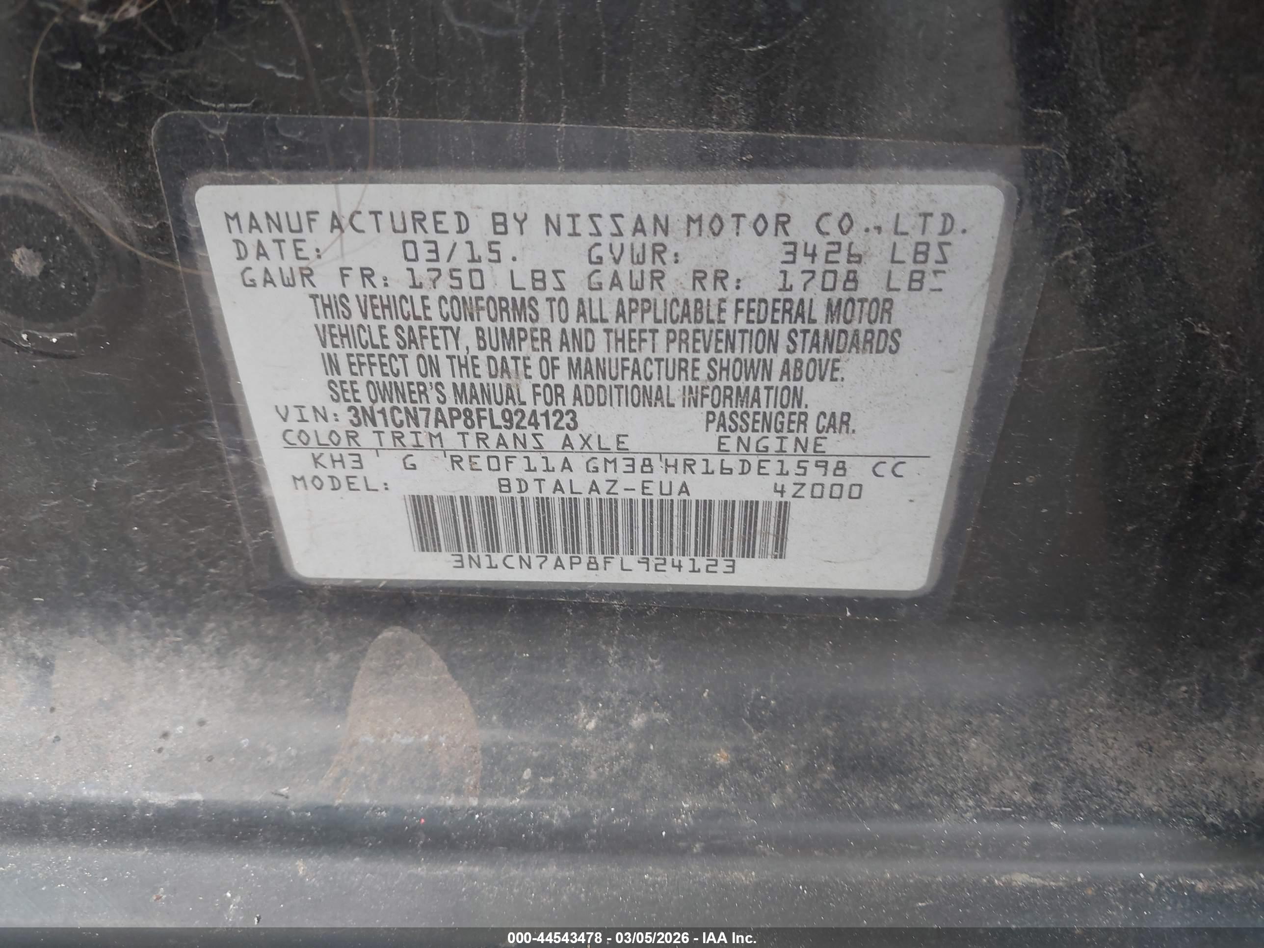 NISSAN VERSA image 9