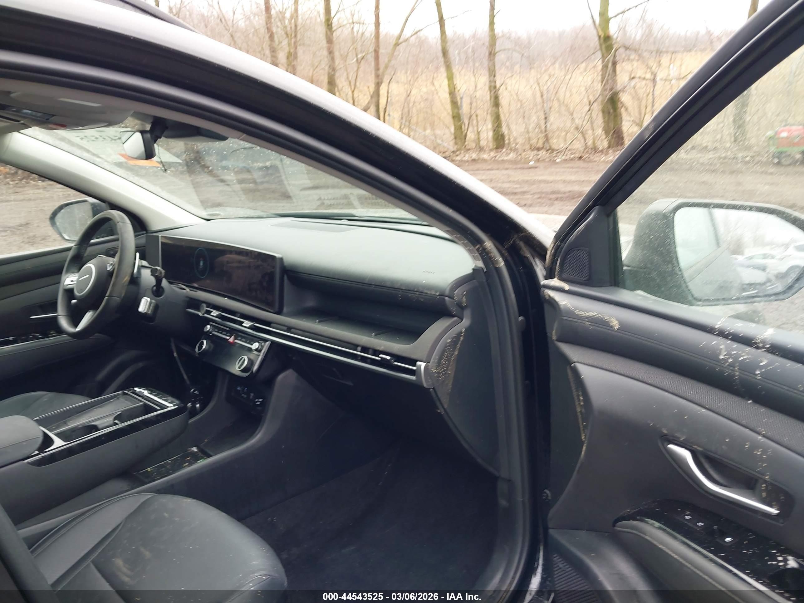 HYUNDAI TUCSON image 5