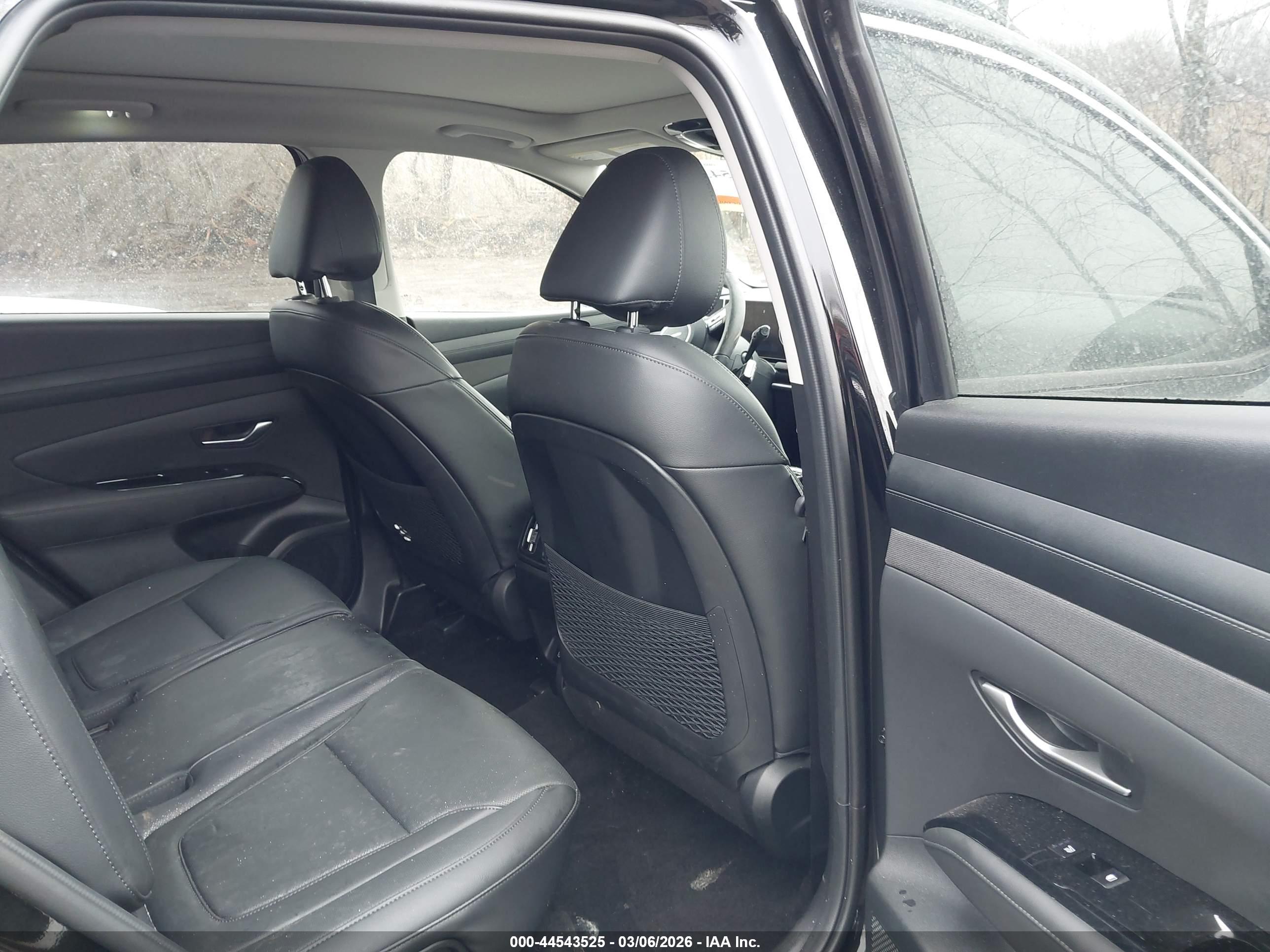 HYUNDAI TUCSON image 8
