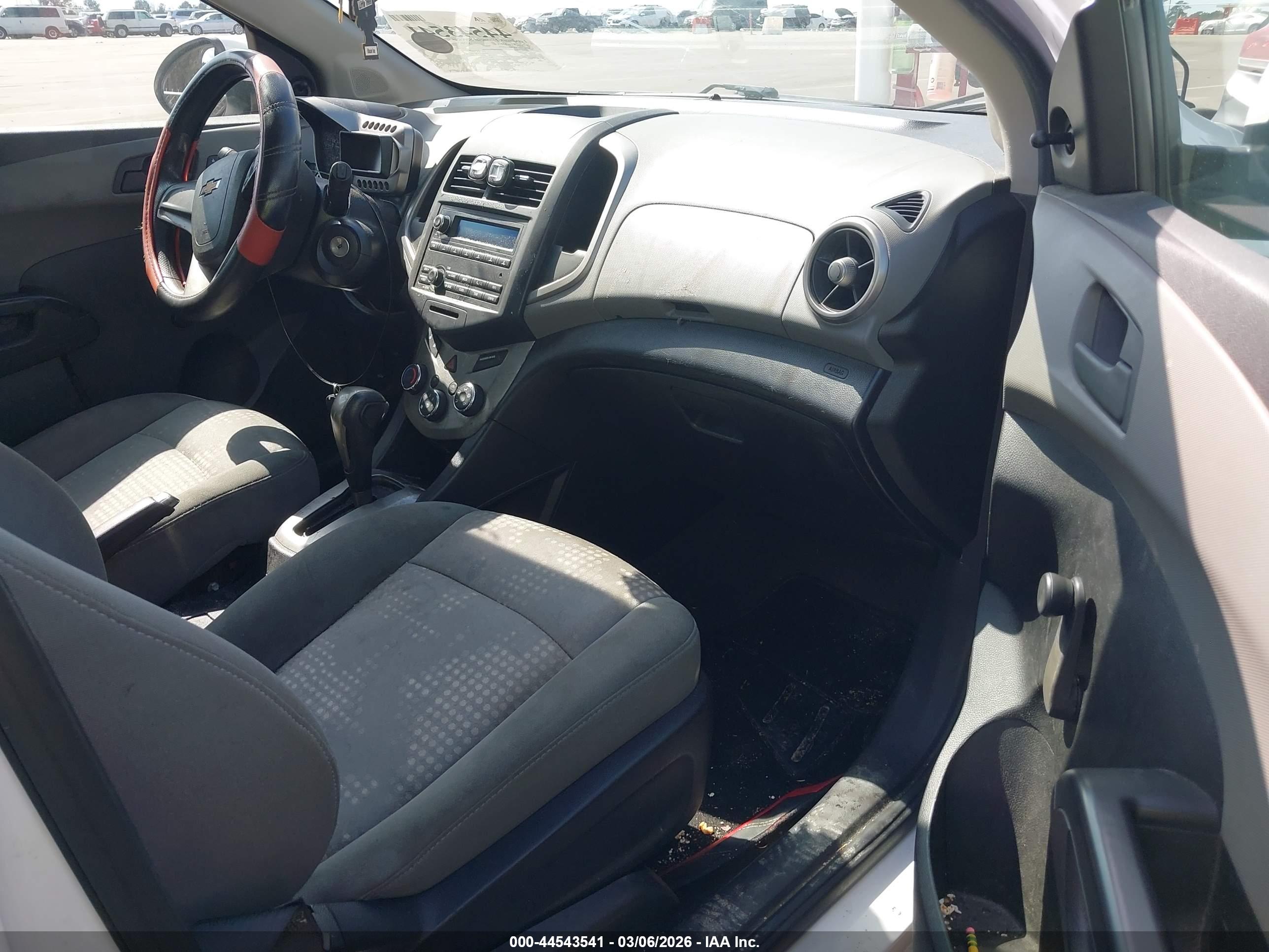 CHEVROLET SONIC image 5