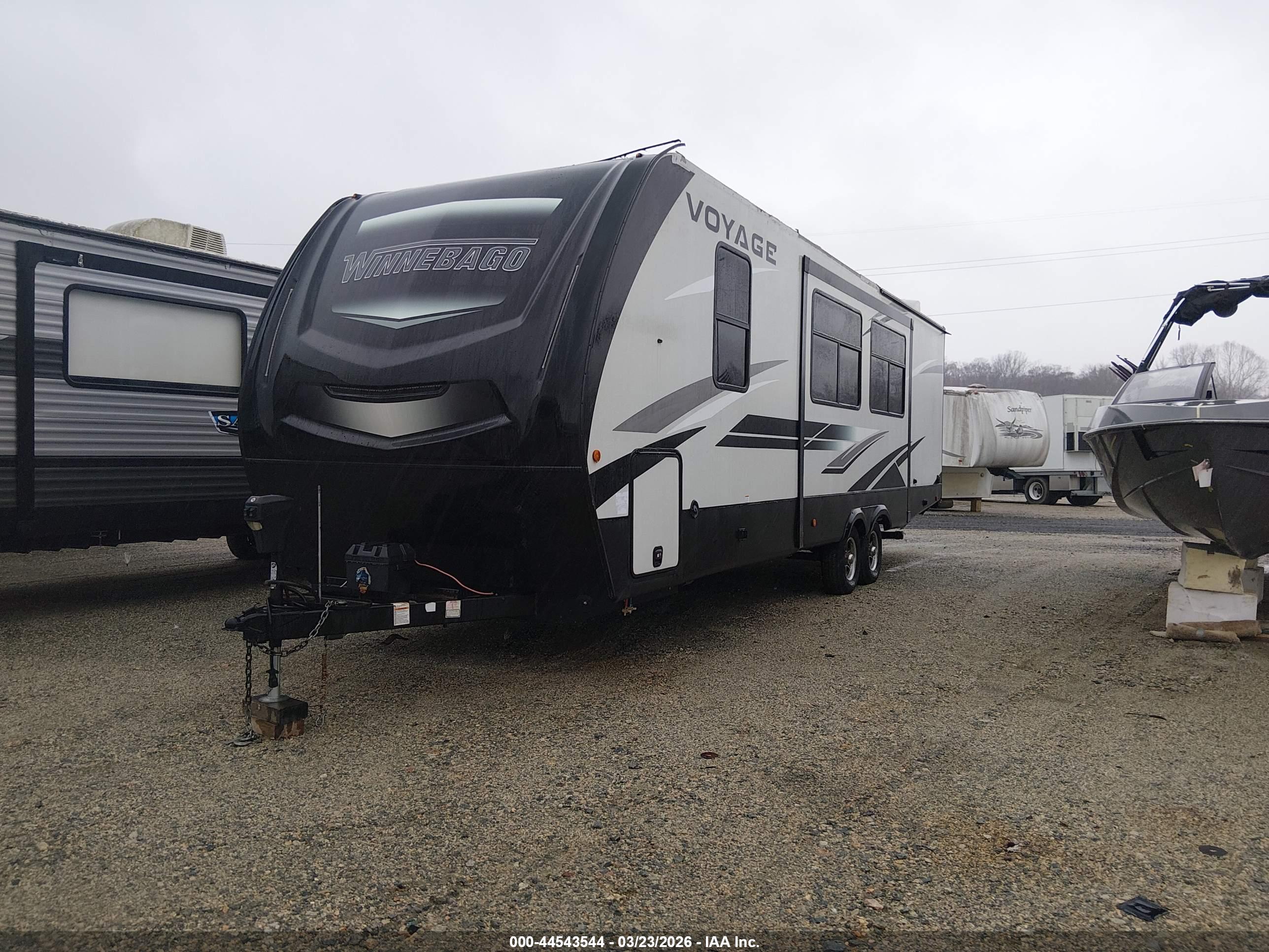 WINNEBAGO VOYAGE image 2