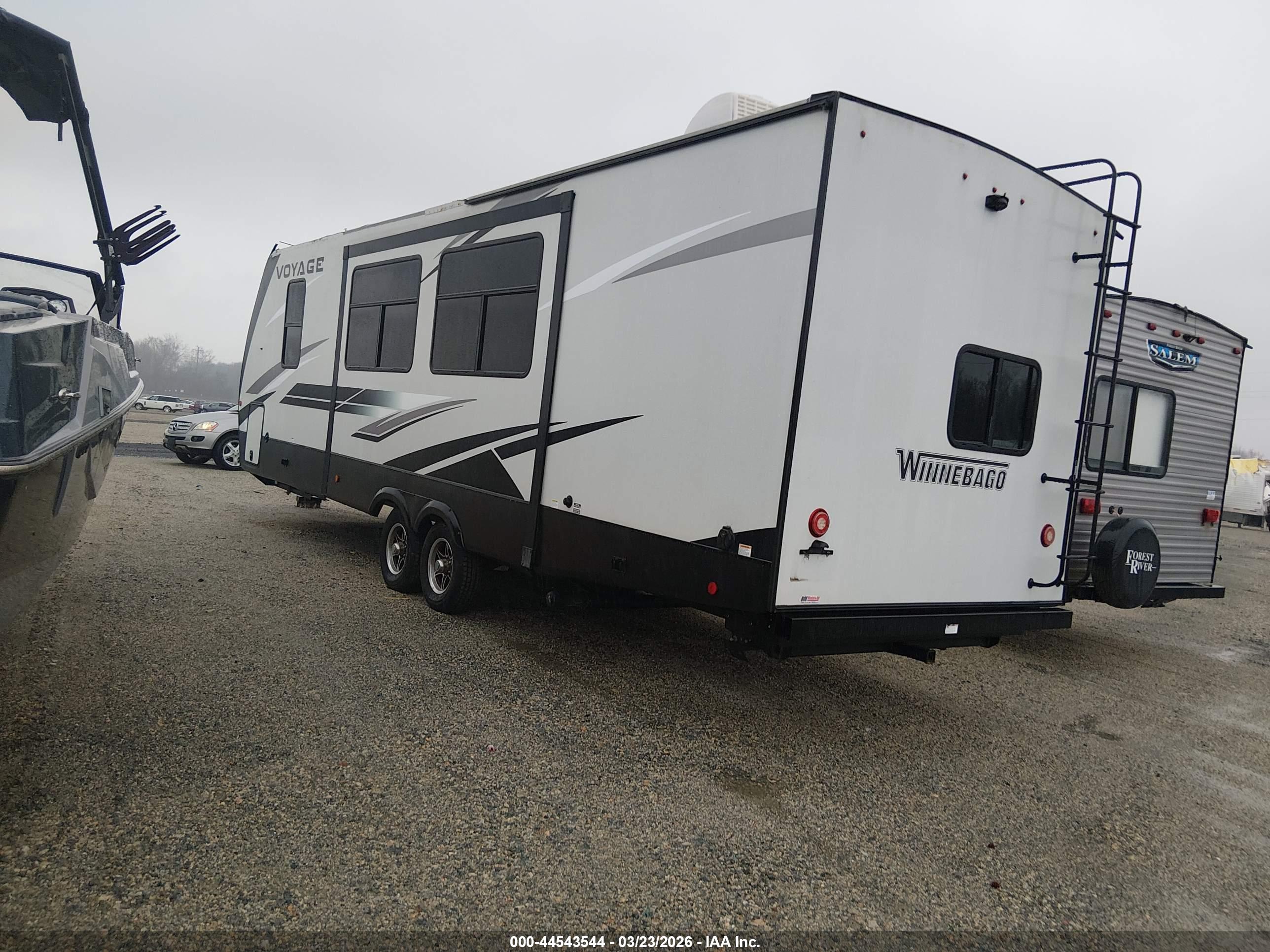 WINNEBAGO VOYAGE image 3
