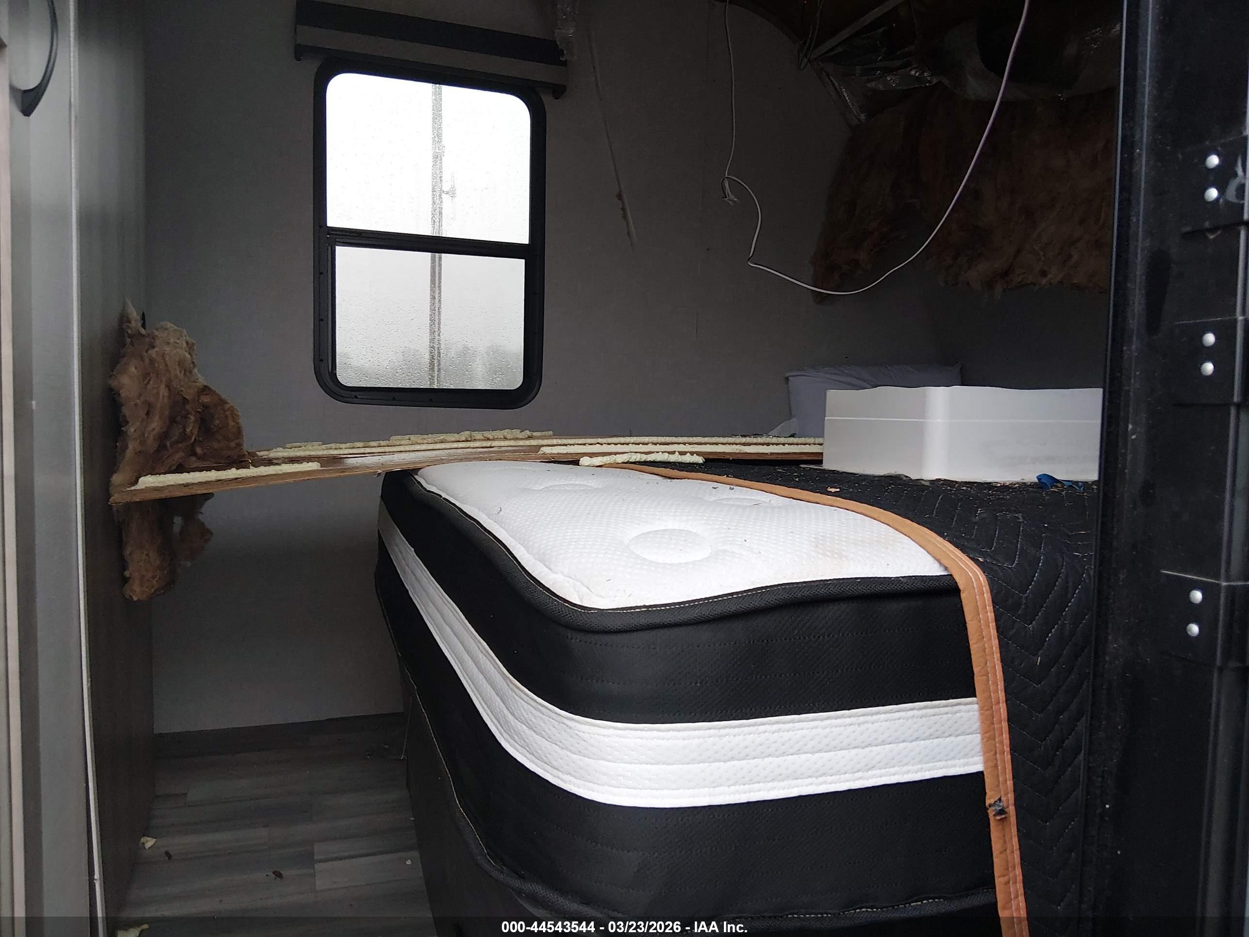WINNEBAGO VOYAGE image 5